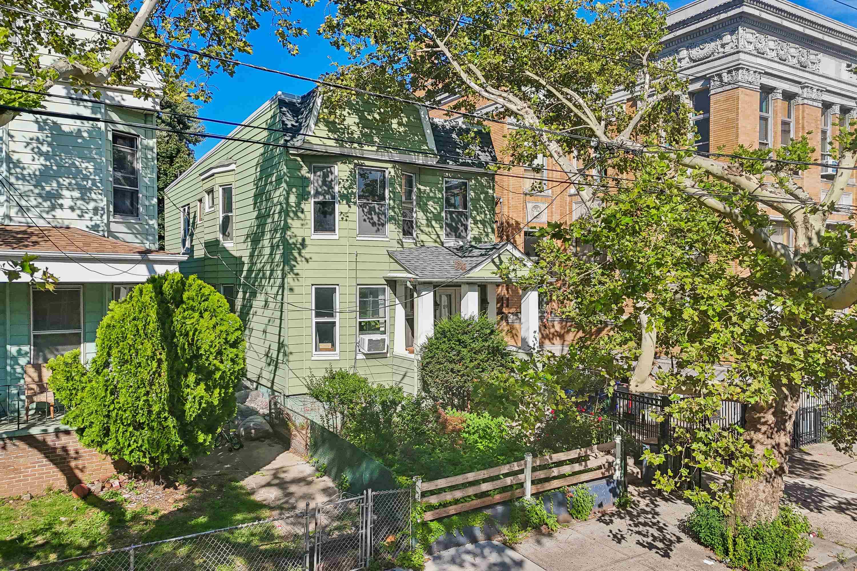 140 CLINTON AVE