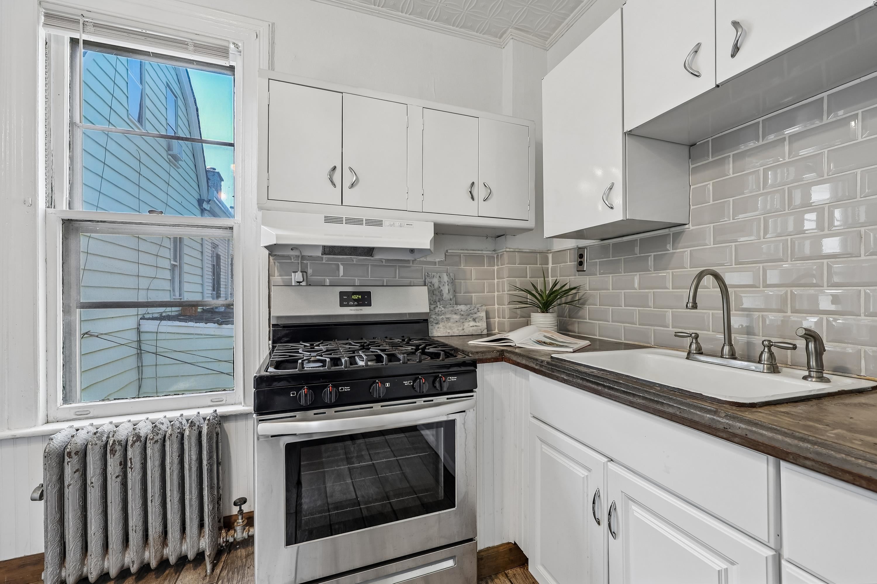 140 CLINTON AVE
