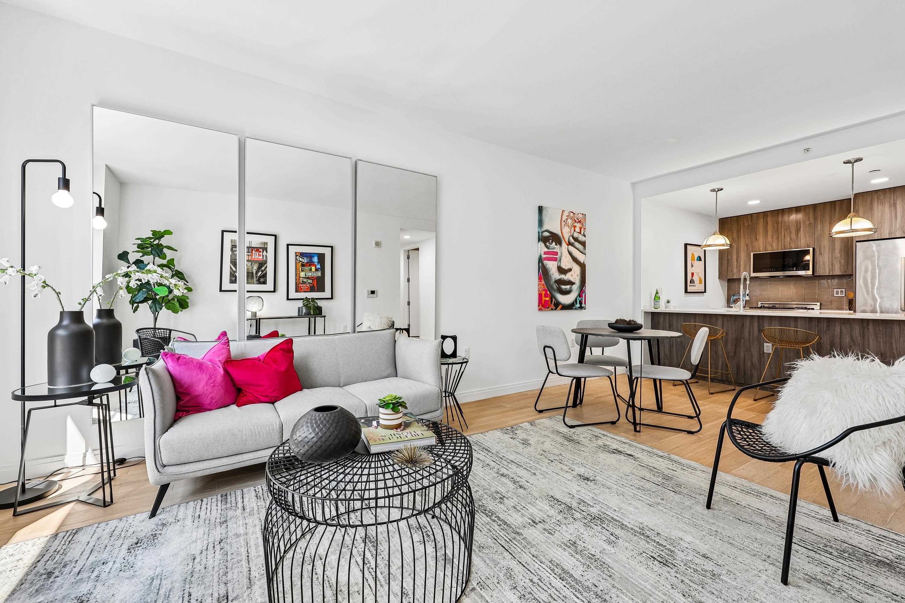 160 1ST ST Unit: 1004