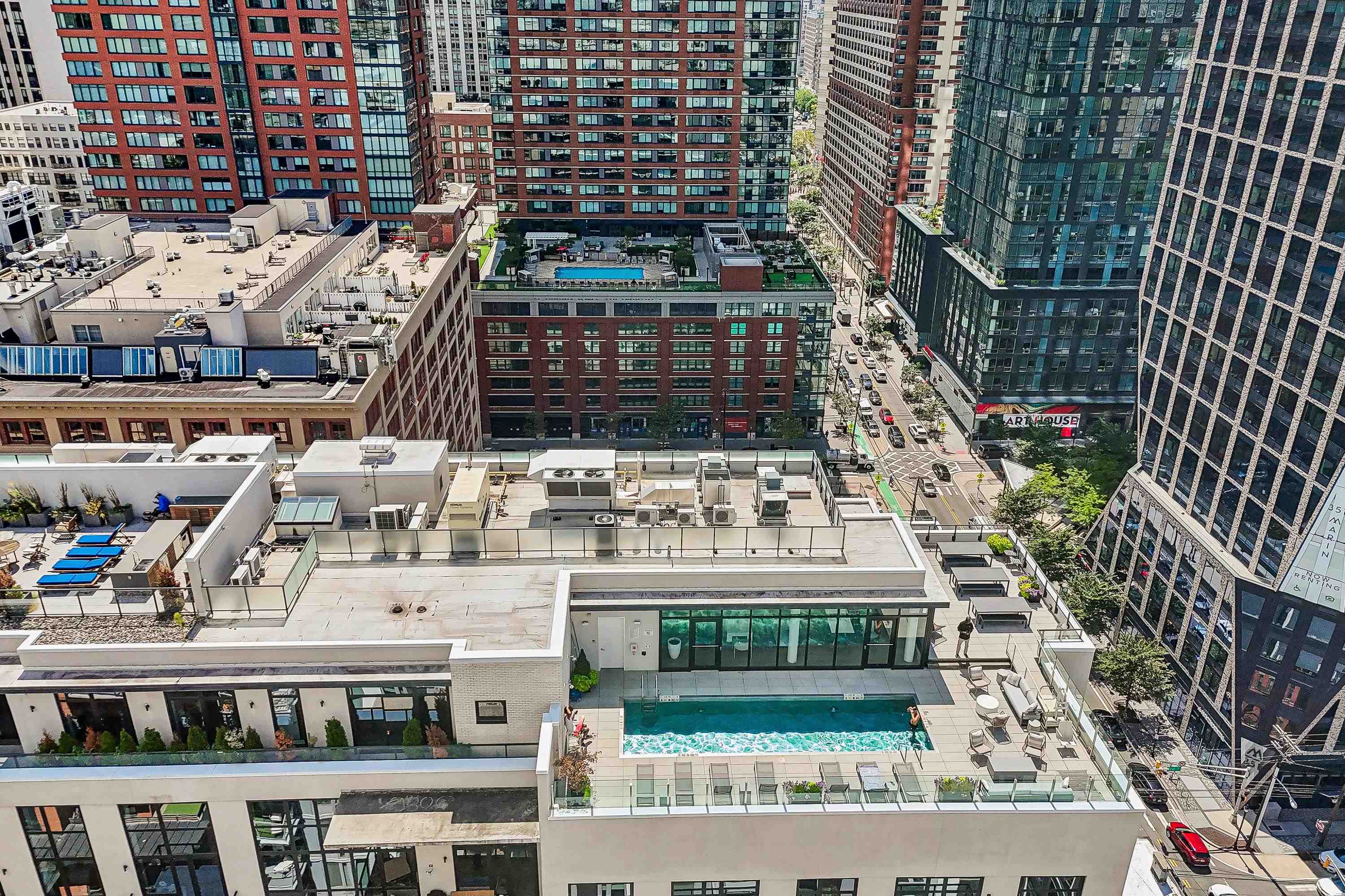 160 1ST ST Unit: 1004