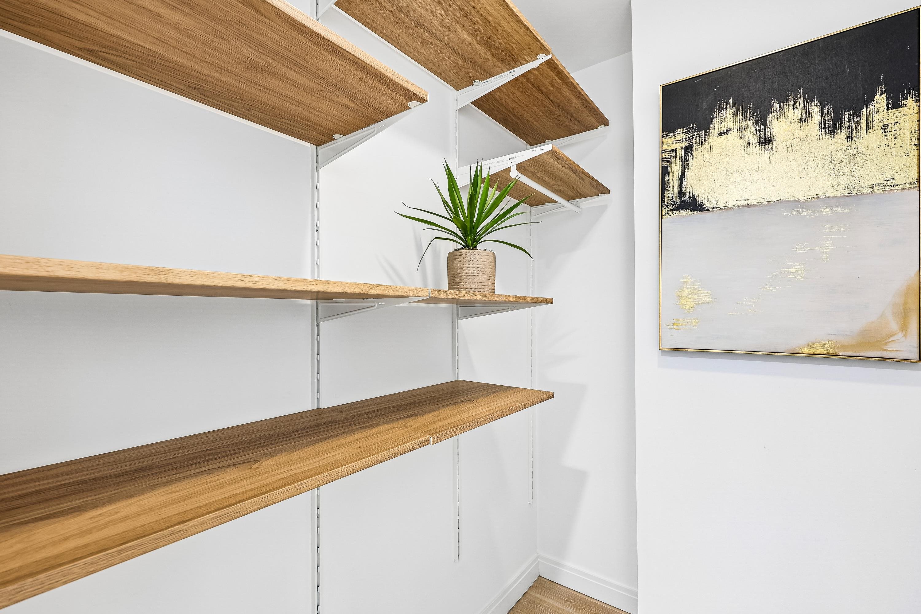 160 1ST ST Unit: 1004