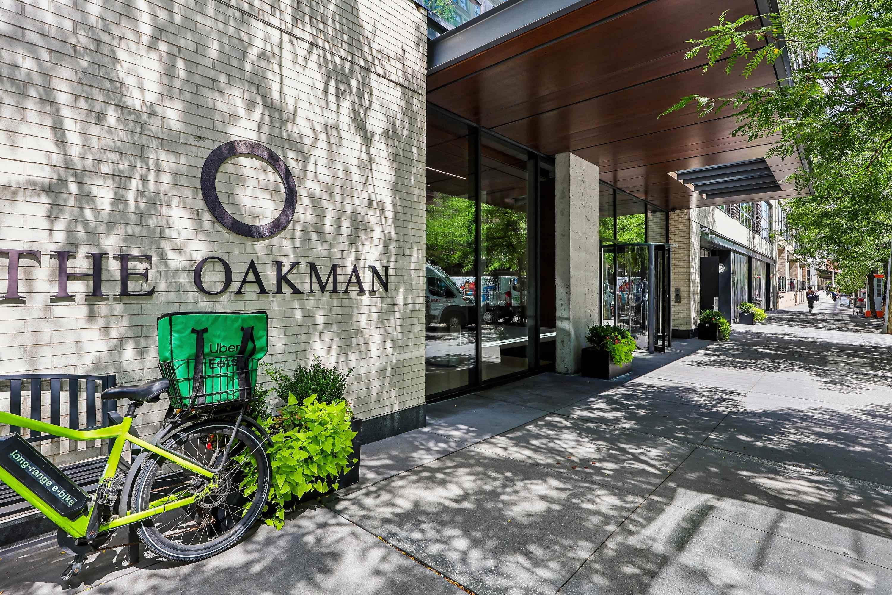 160 1ST ST Unit: 1004