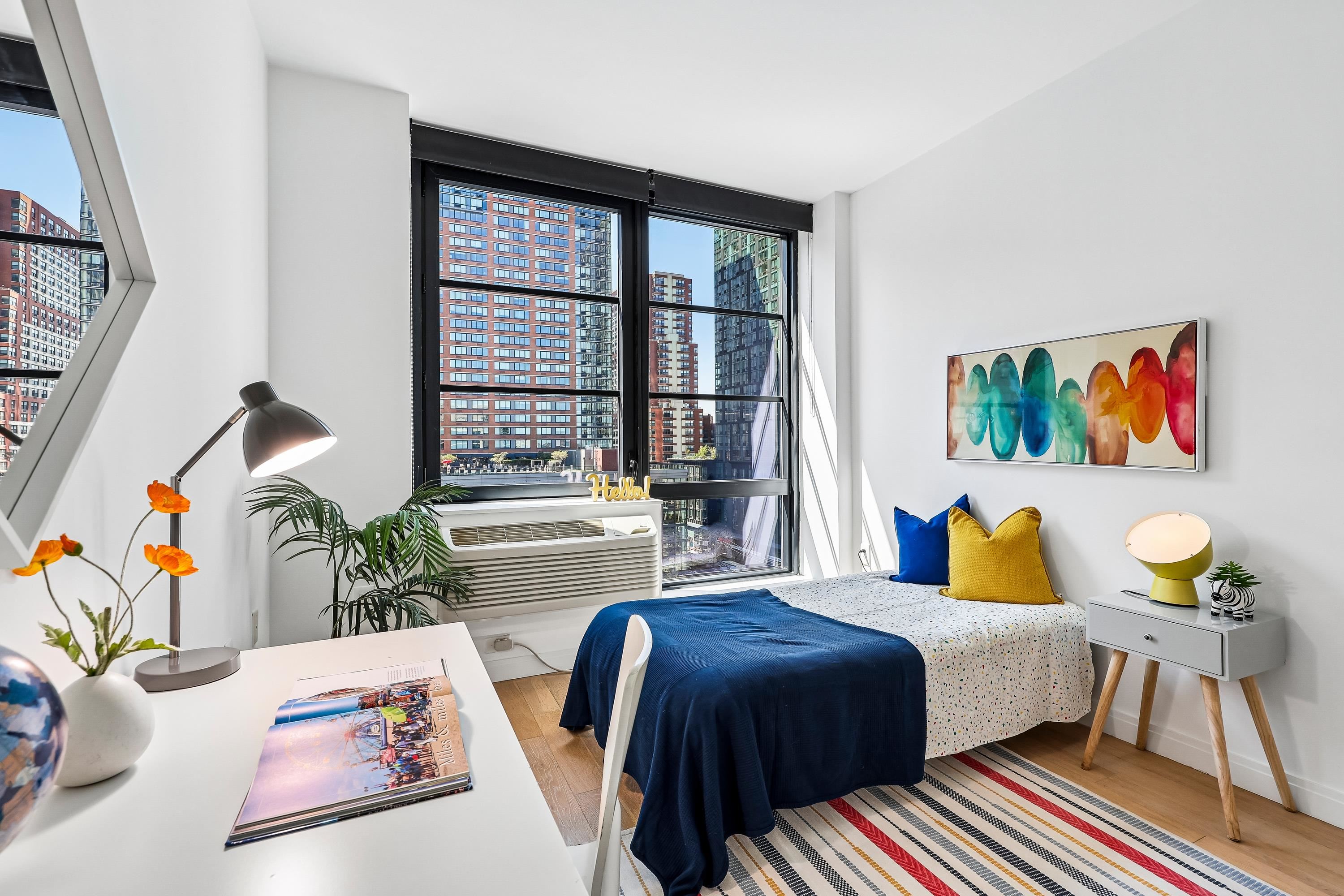 160 1ST ST Unit: 1004