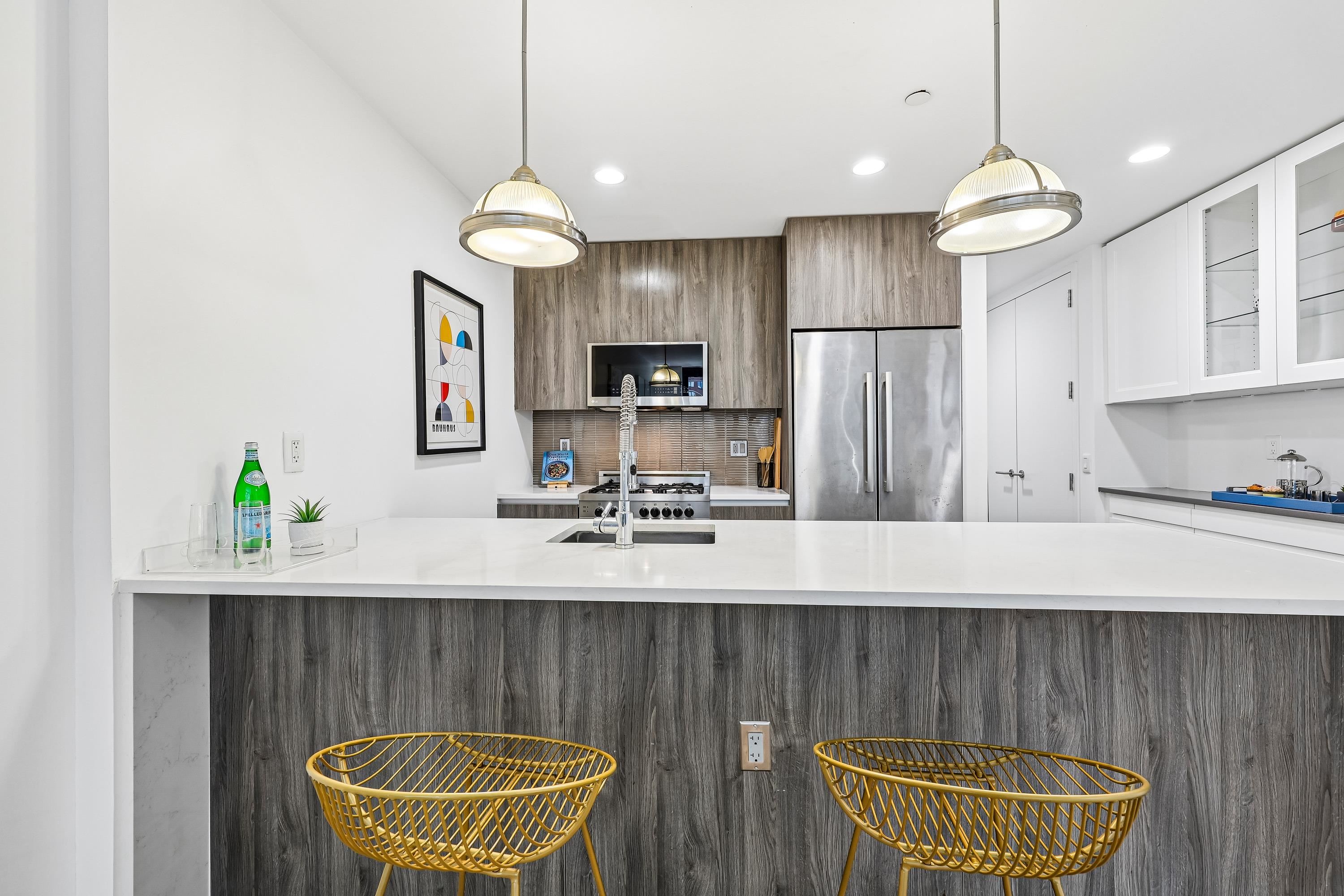 160 1ST ST Unit: 1004