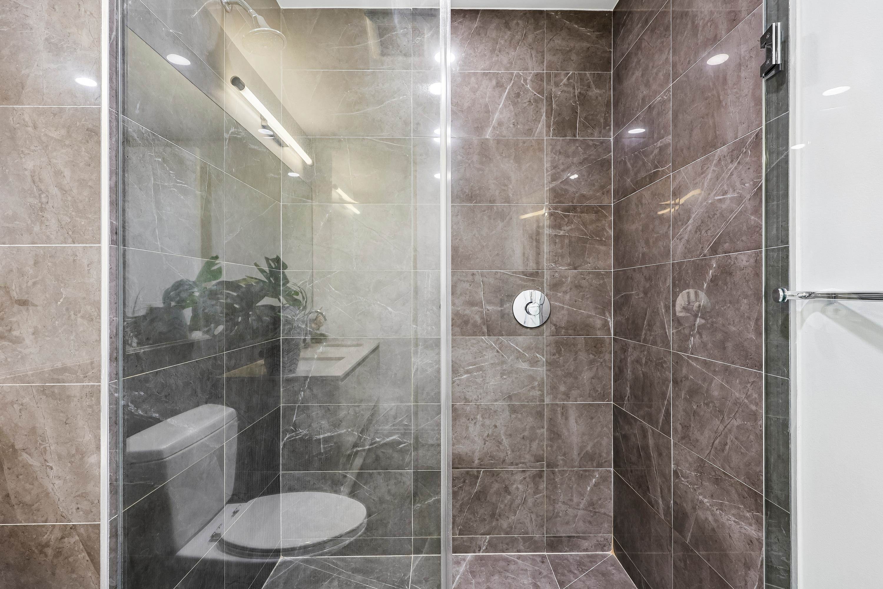 160 1ST ST Unit: 1004