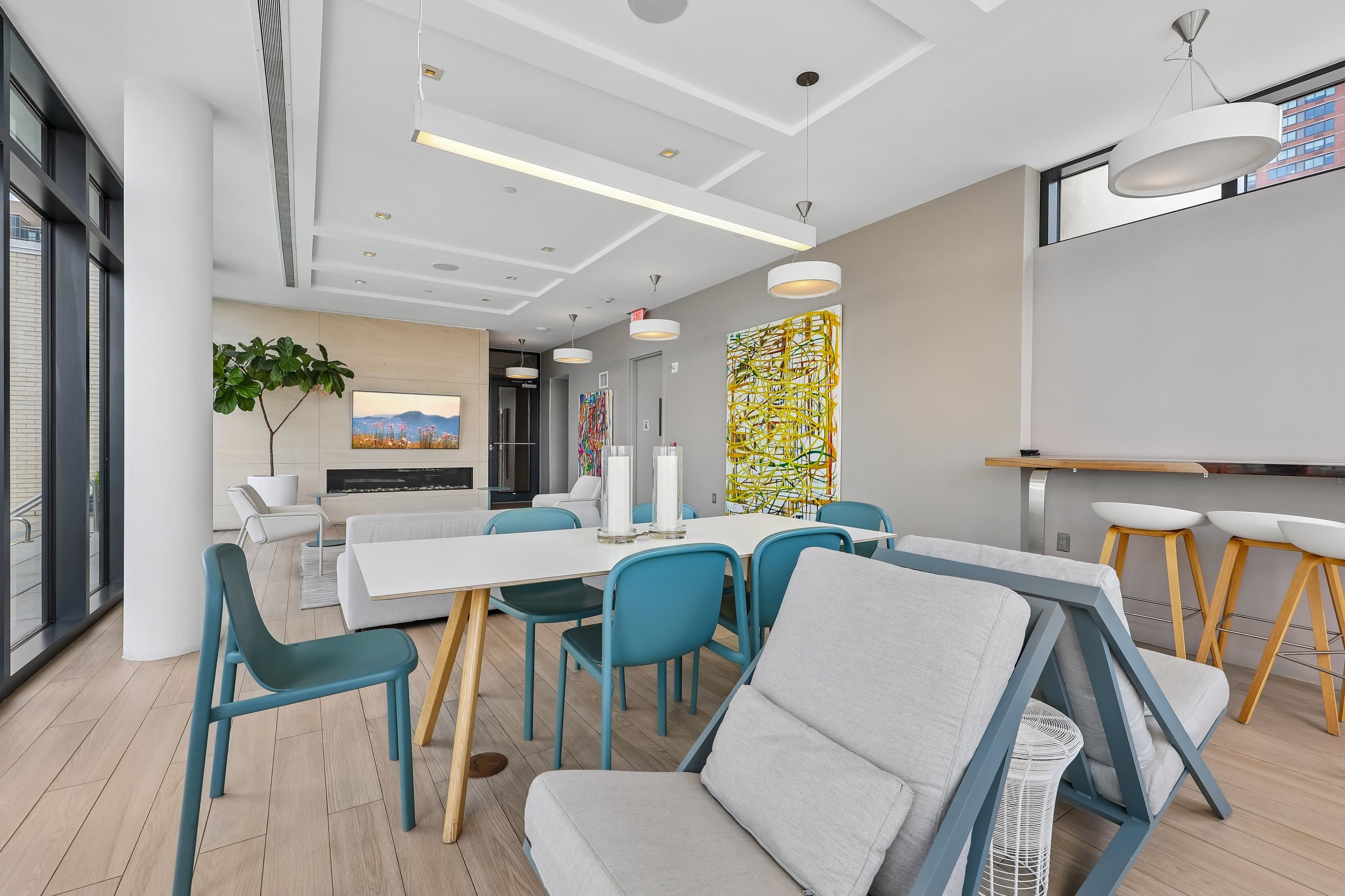 160 1ST ST Unit: 1004