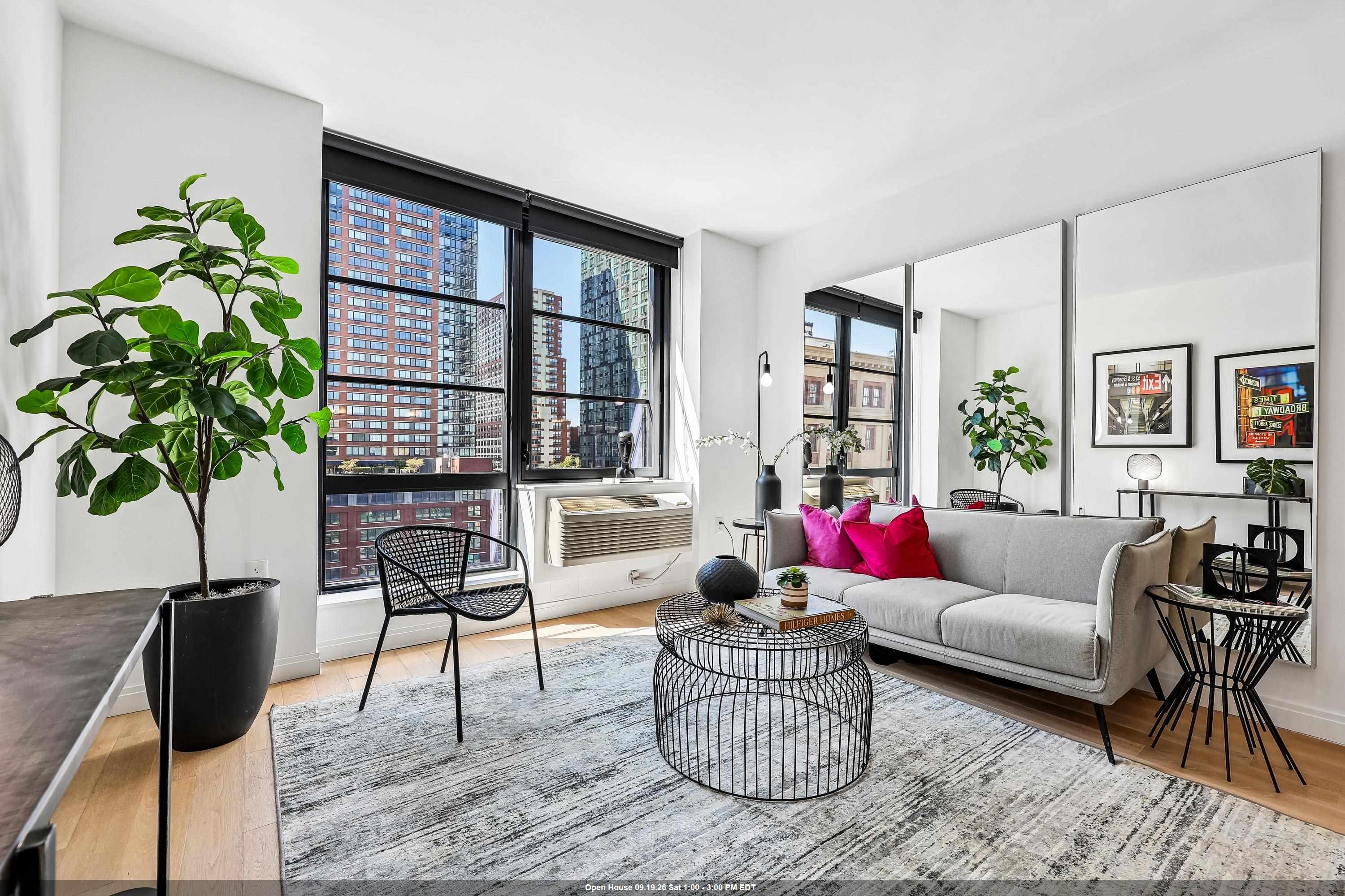 160 1ST ST Unit: 1004