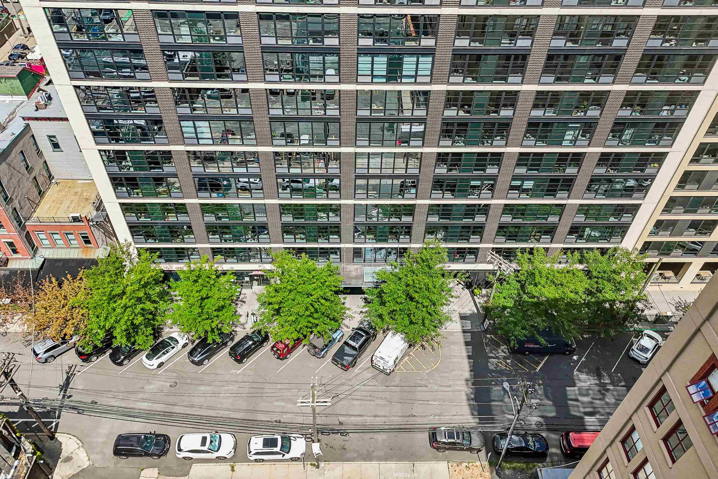 160 1ST ST Unit: 1004