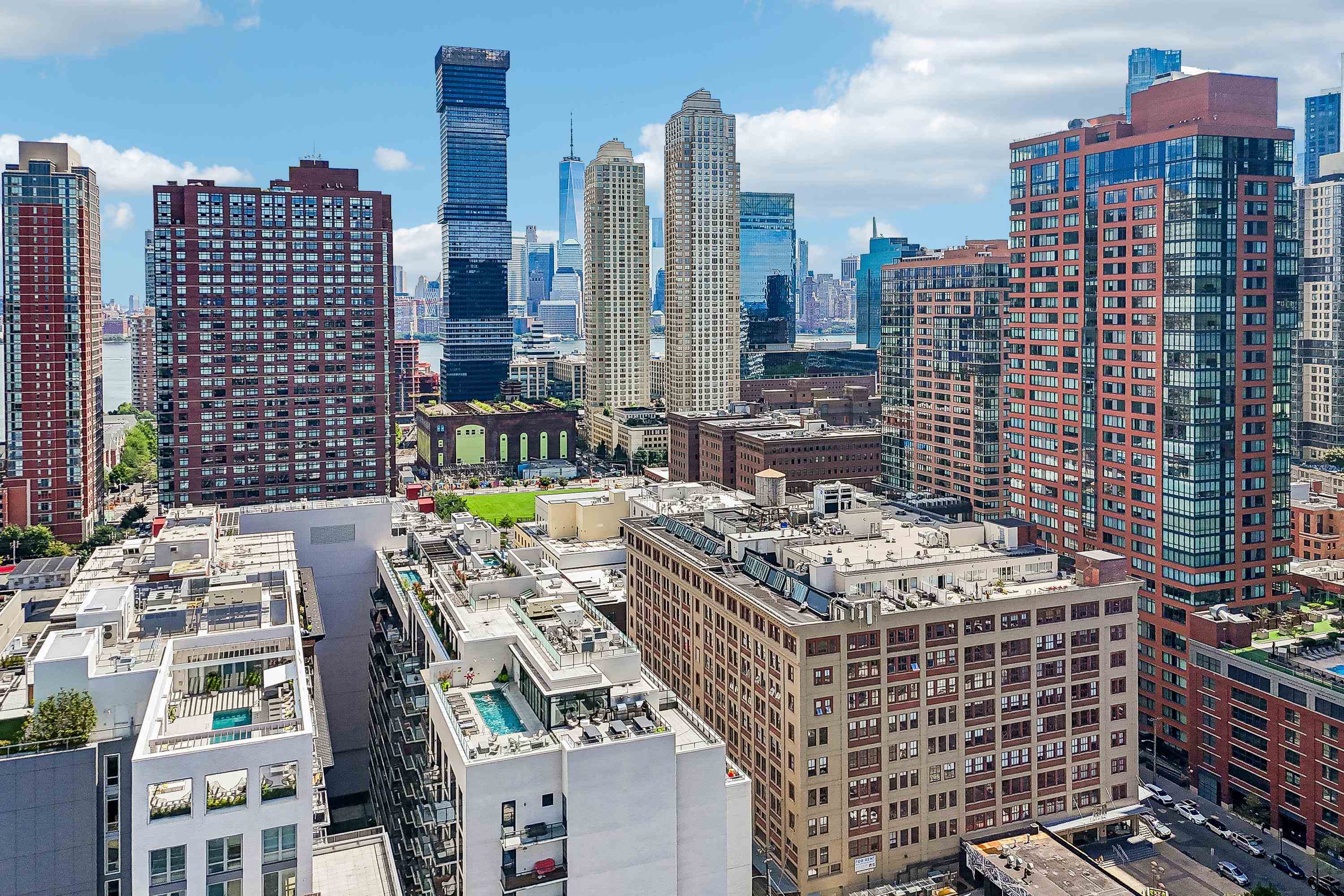 160 1ST ST Unit: 1004