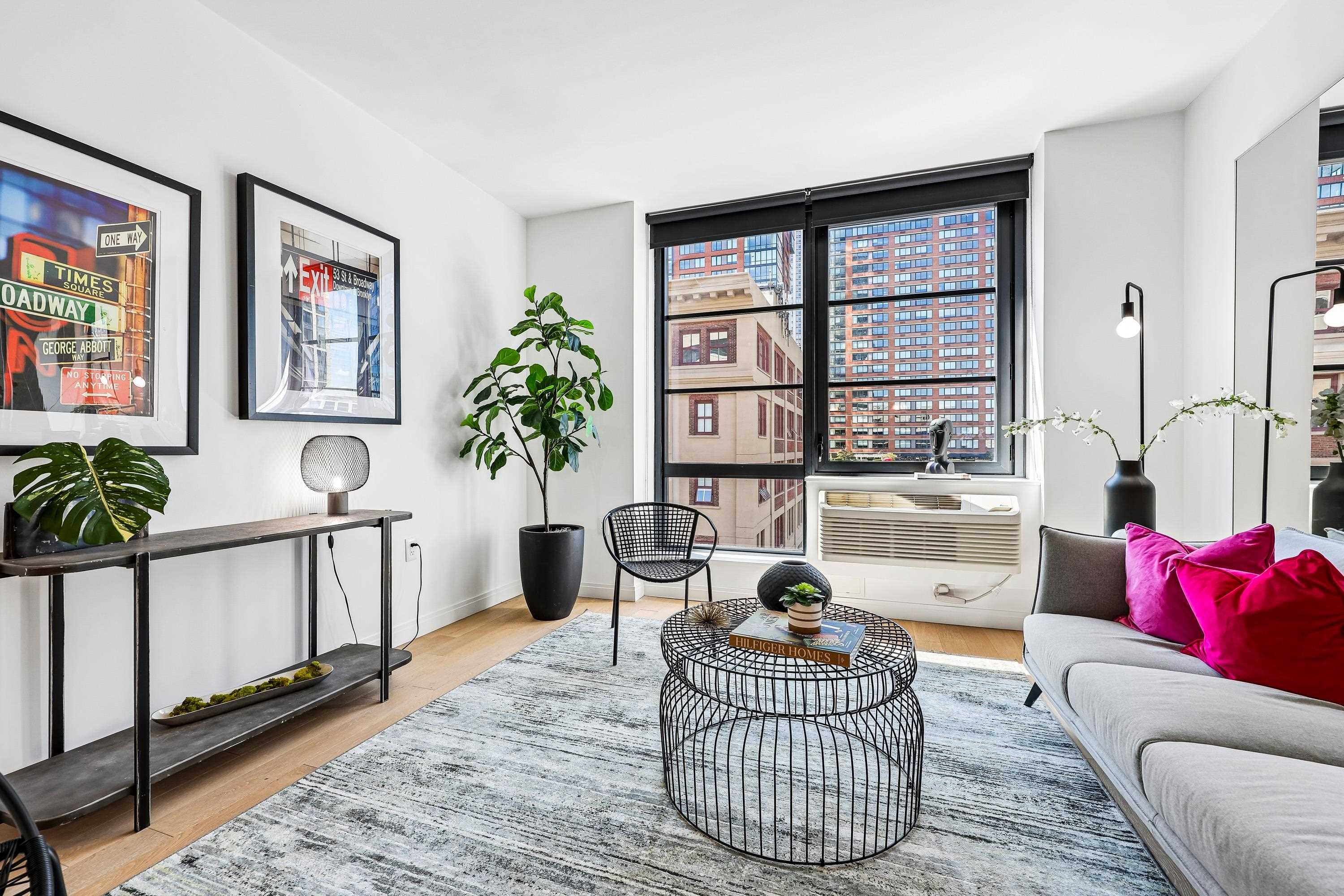 160 1ST ST Unit: 1004