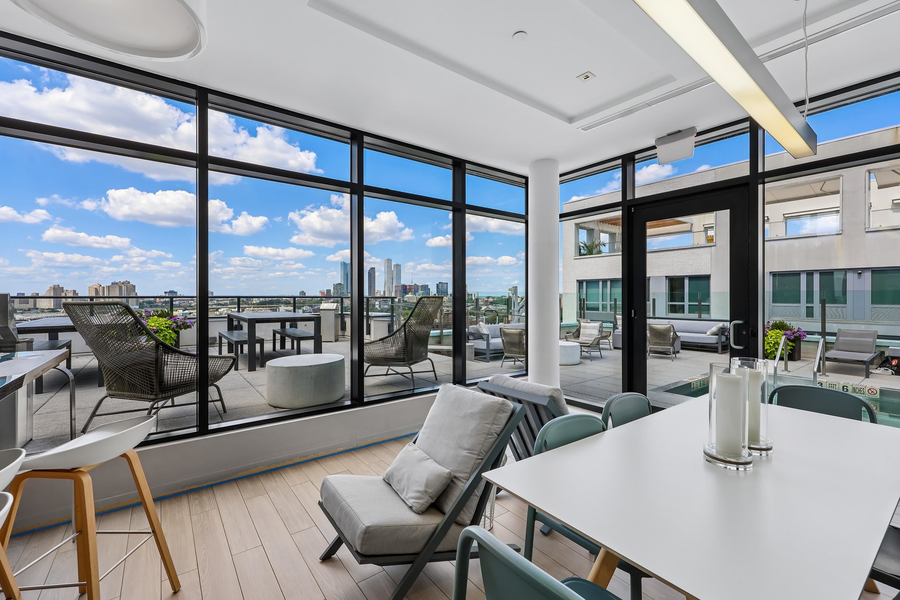 160 1ST ST Unit: 1004