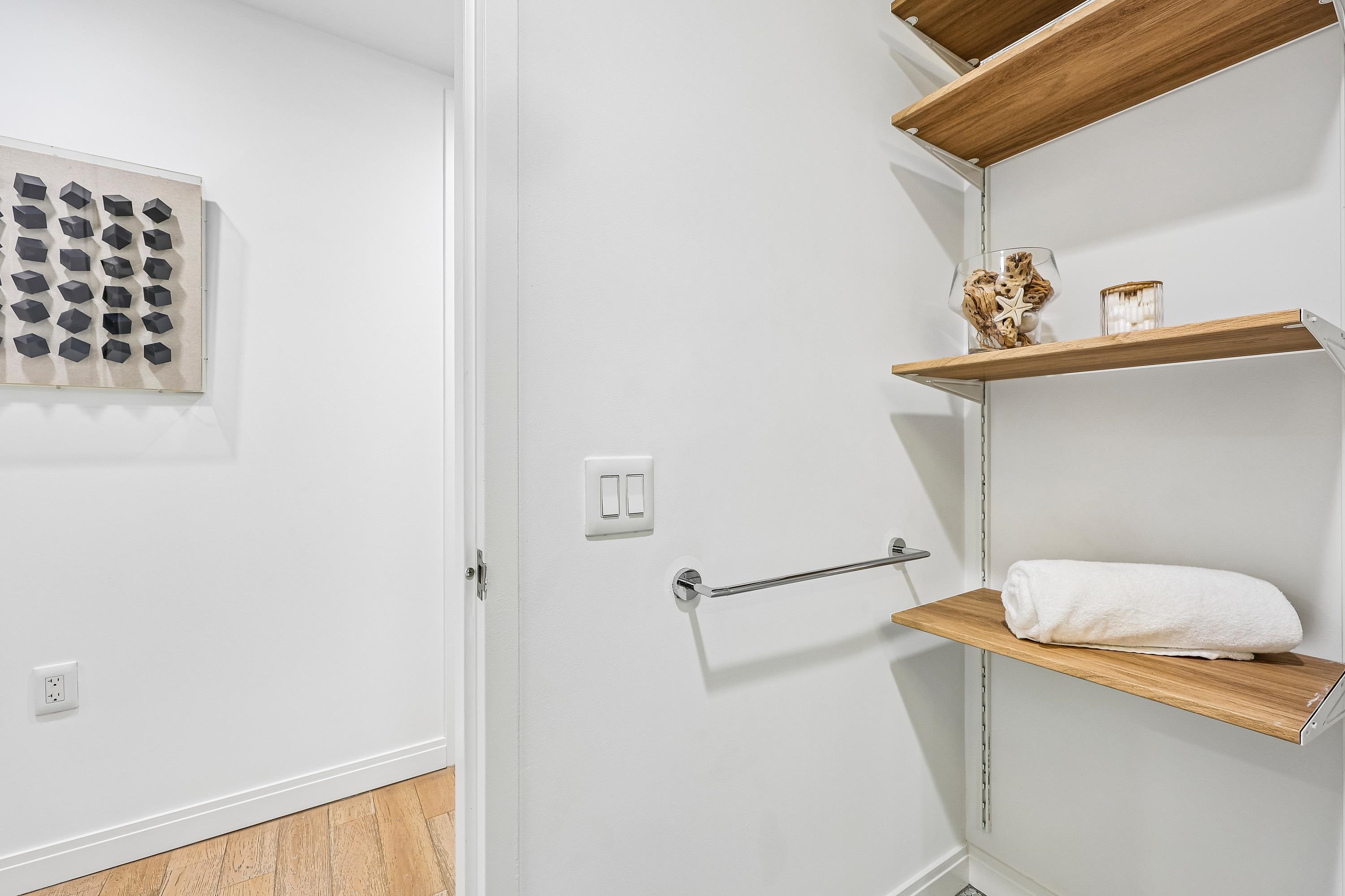 160 1ST ST Unit: 1004