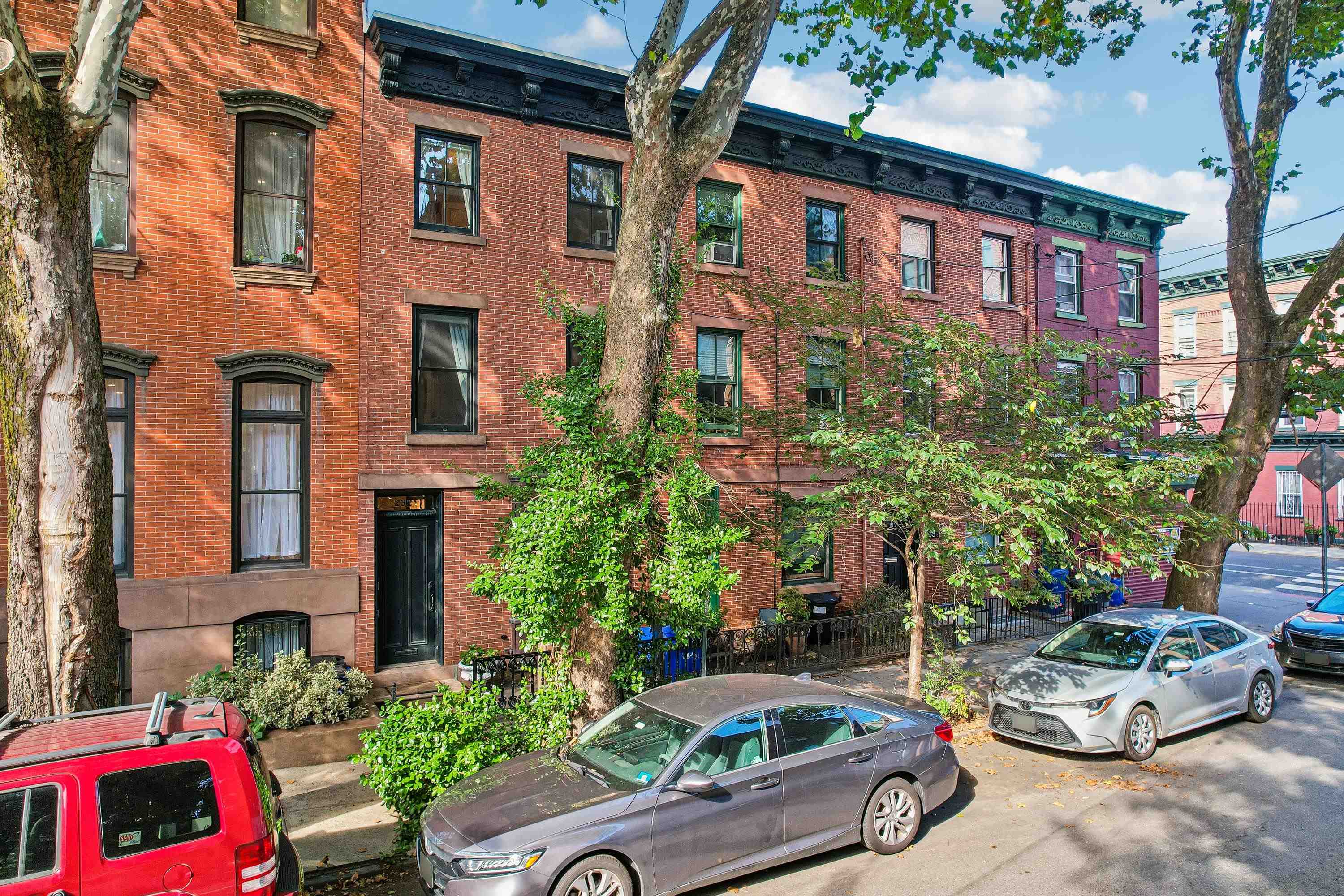 232 1/2 4TH ST