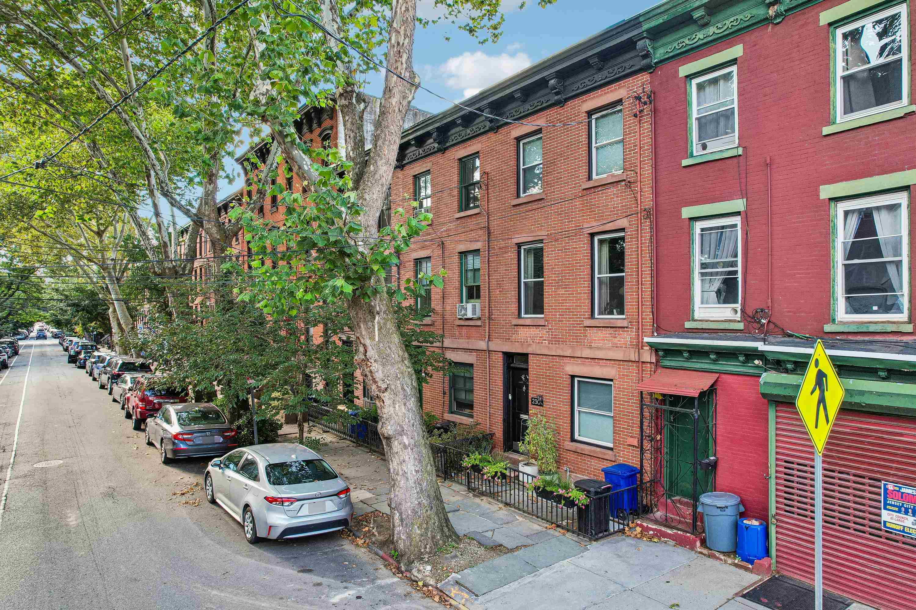 232 1/2 4TH ST