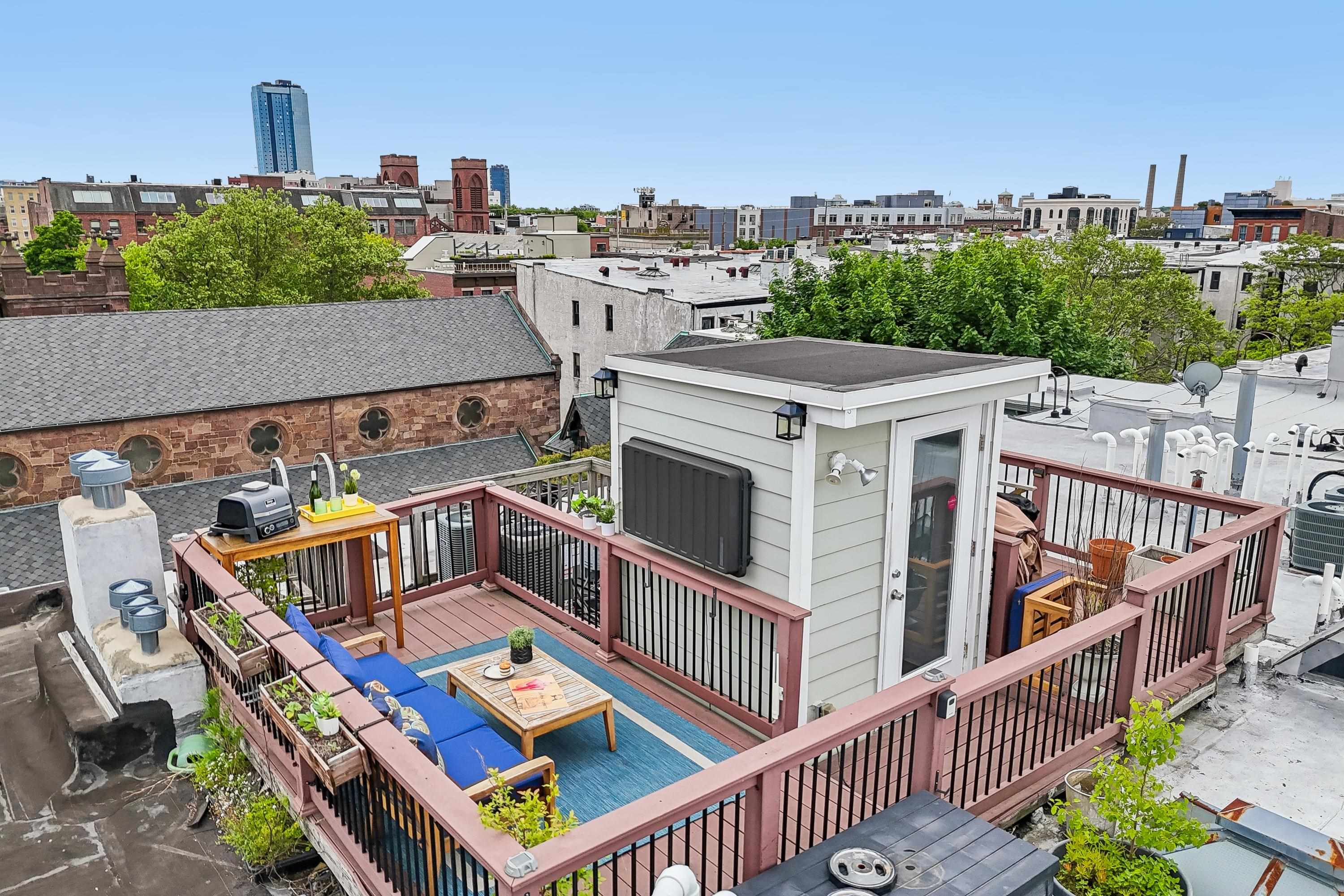 229 3RD ST Unit: 4L