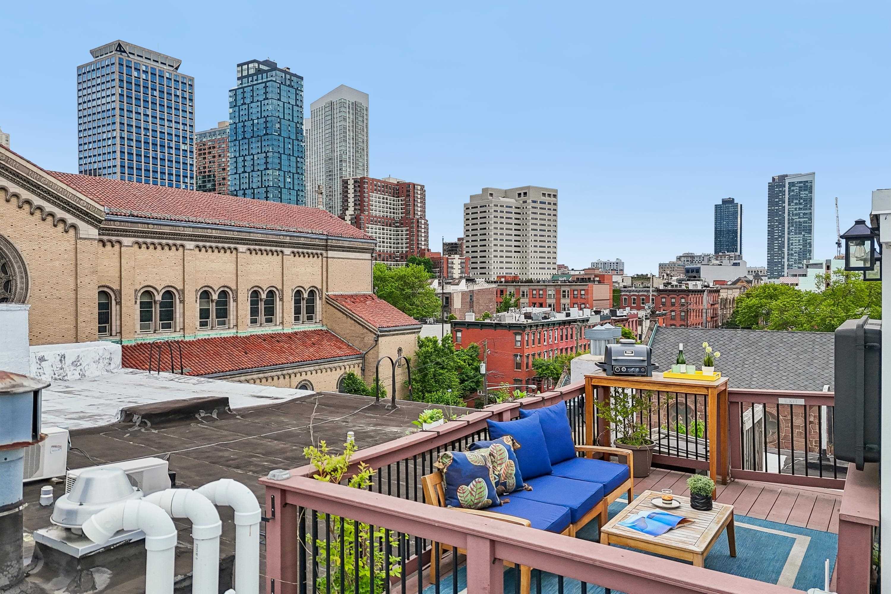 229 3RD ST Unit: 4L