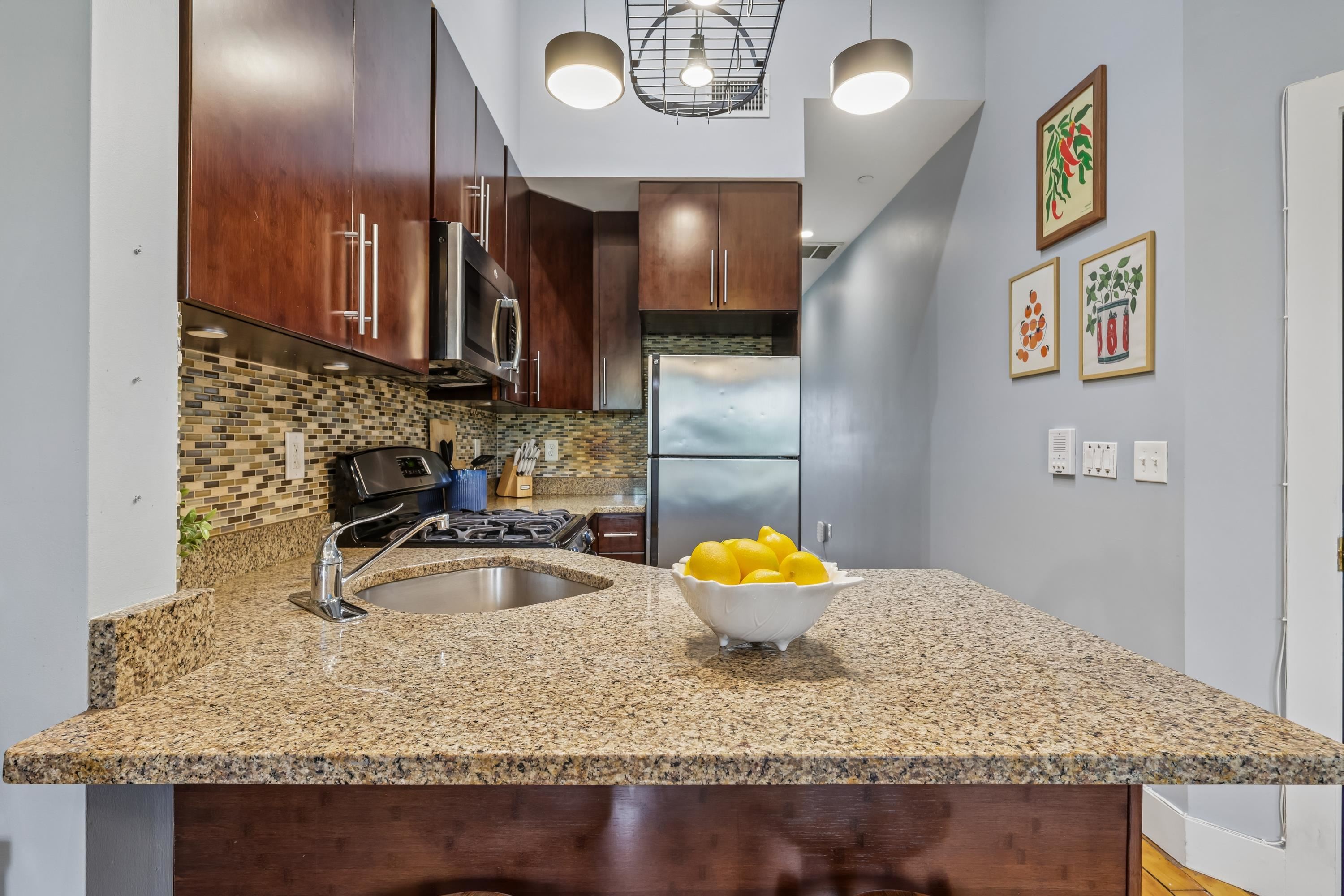 229 3RD ST Unit: 4L