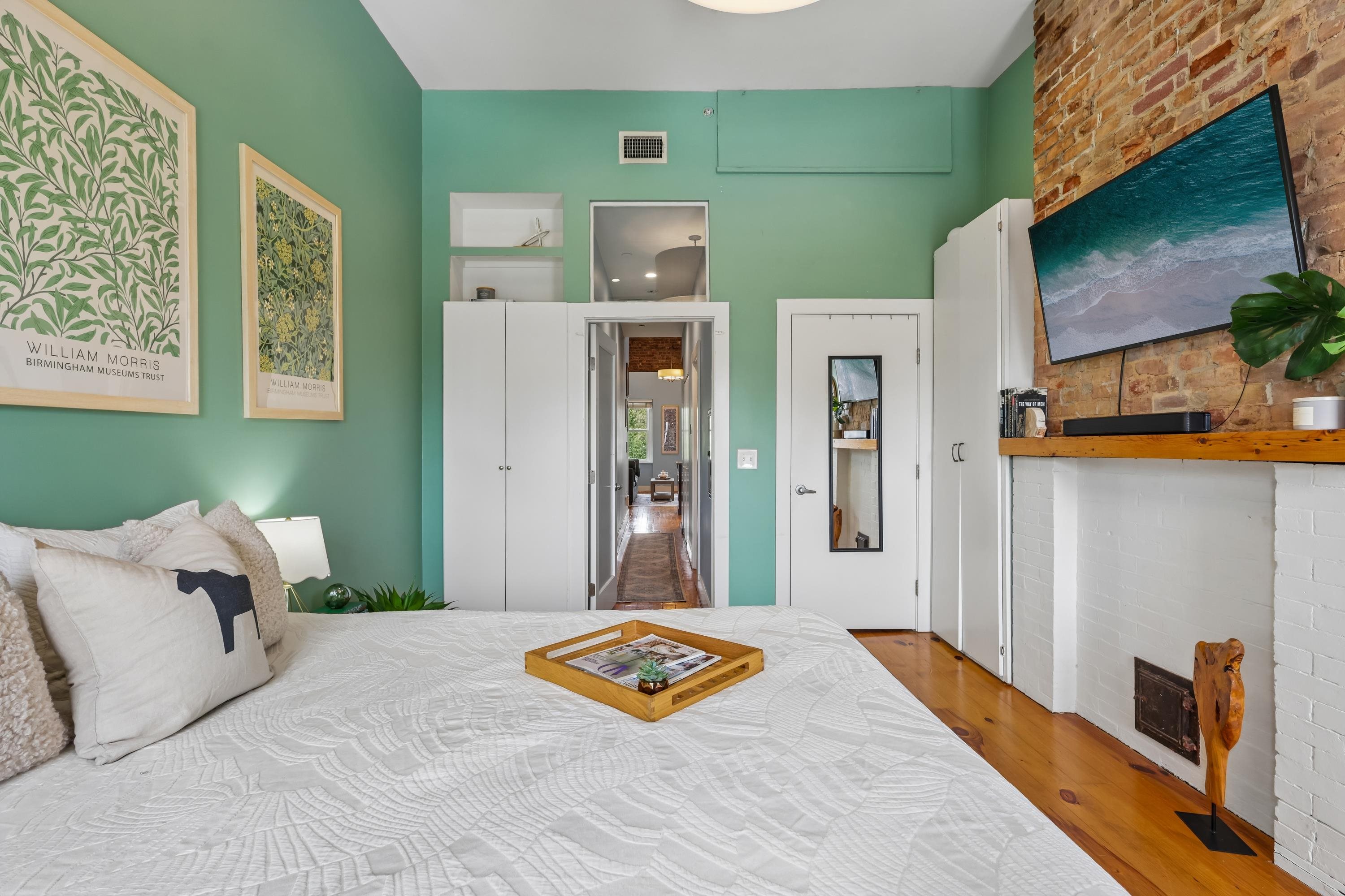 229 3RD ST Unit: 4L
