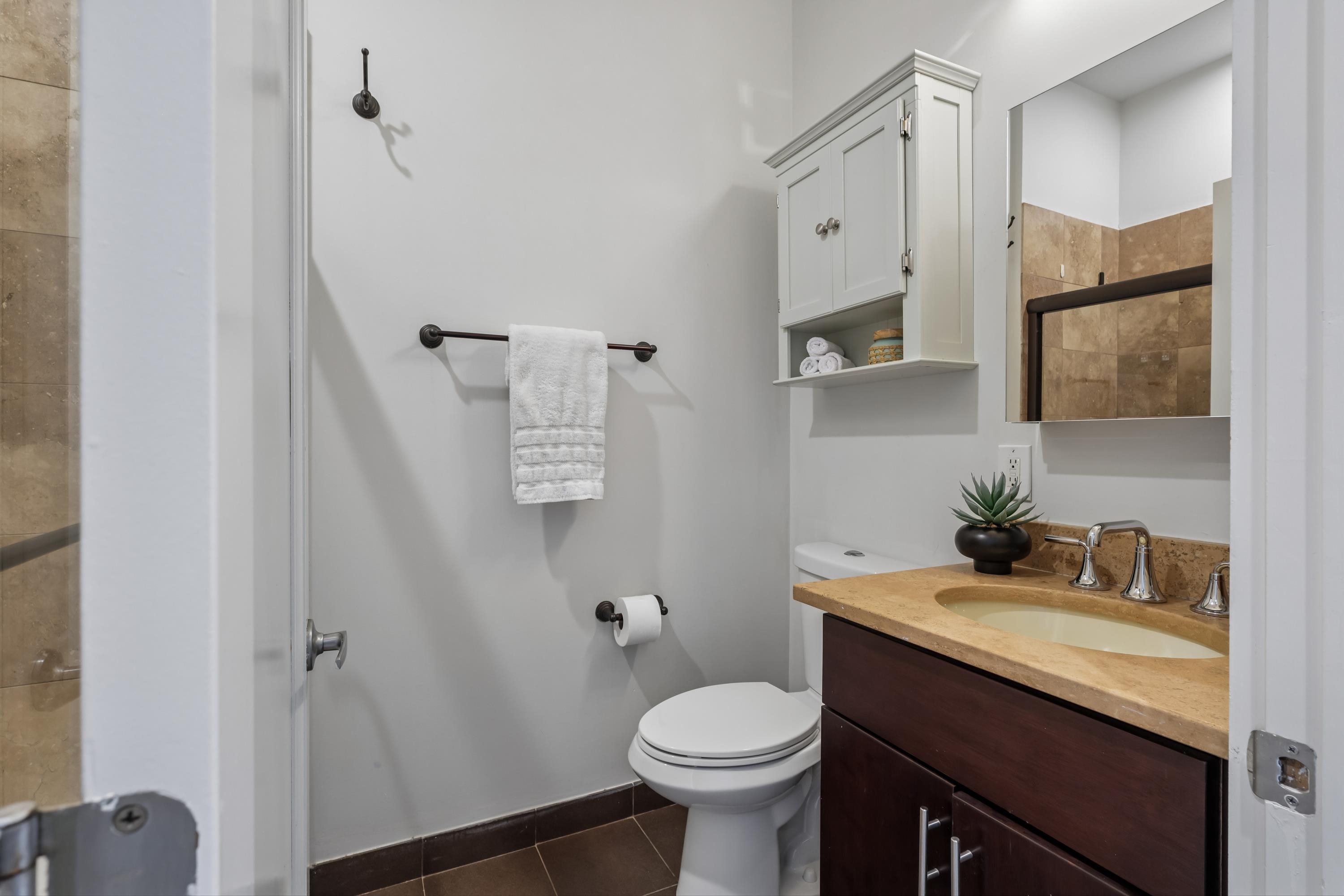 229 3RD ST Unit: 4L