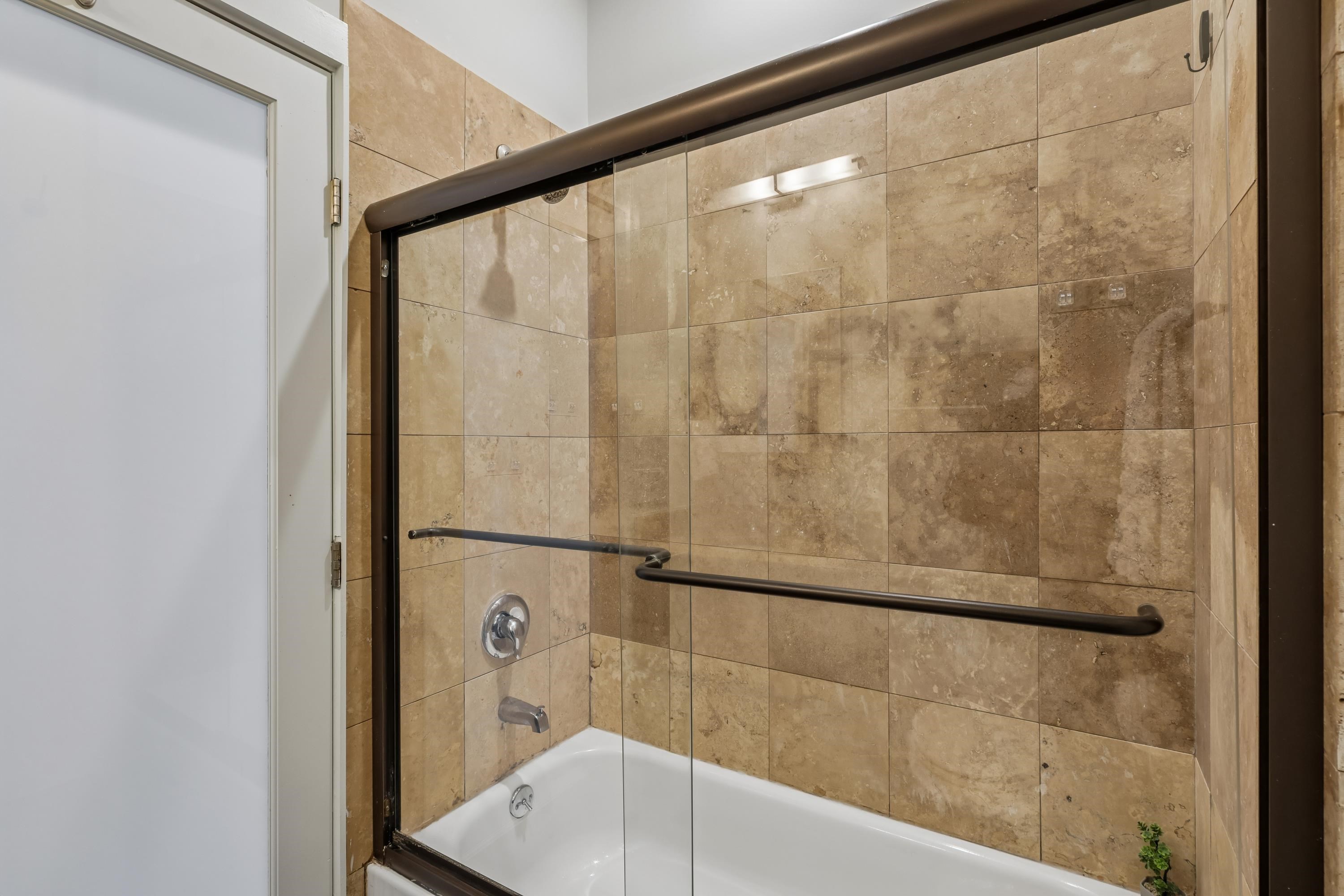 229 3RD ST Unit: 4L