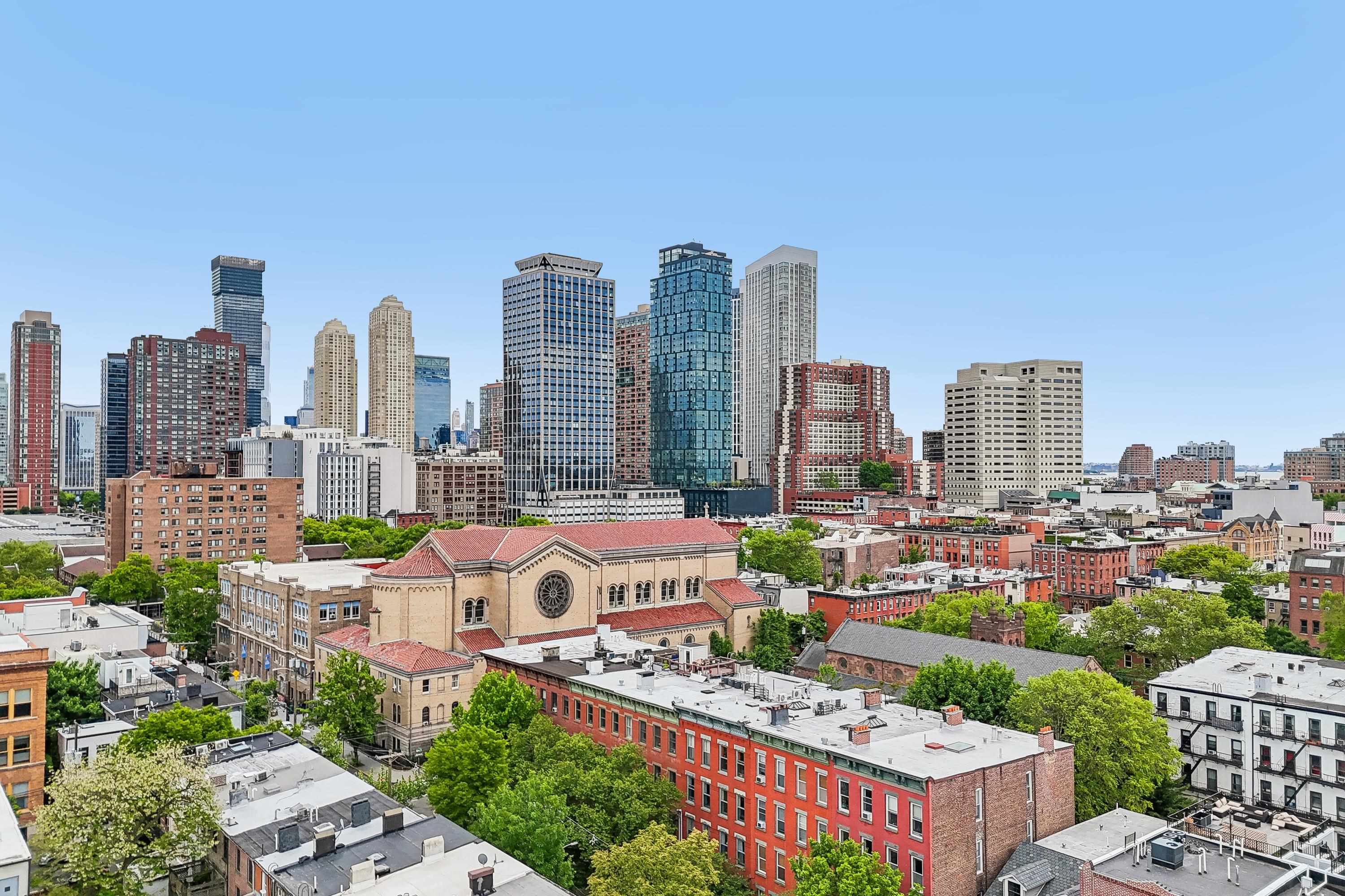 229 3RD ST Unit: 4L