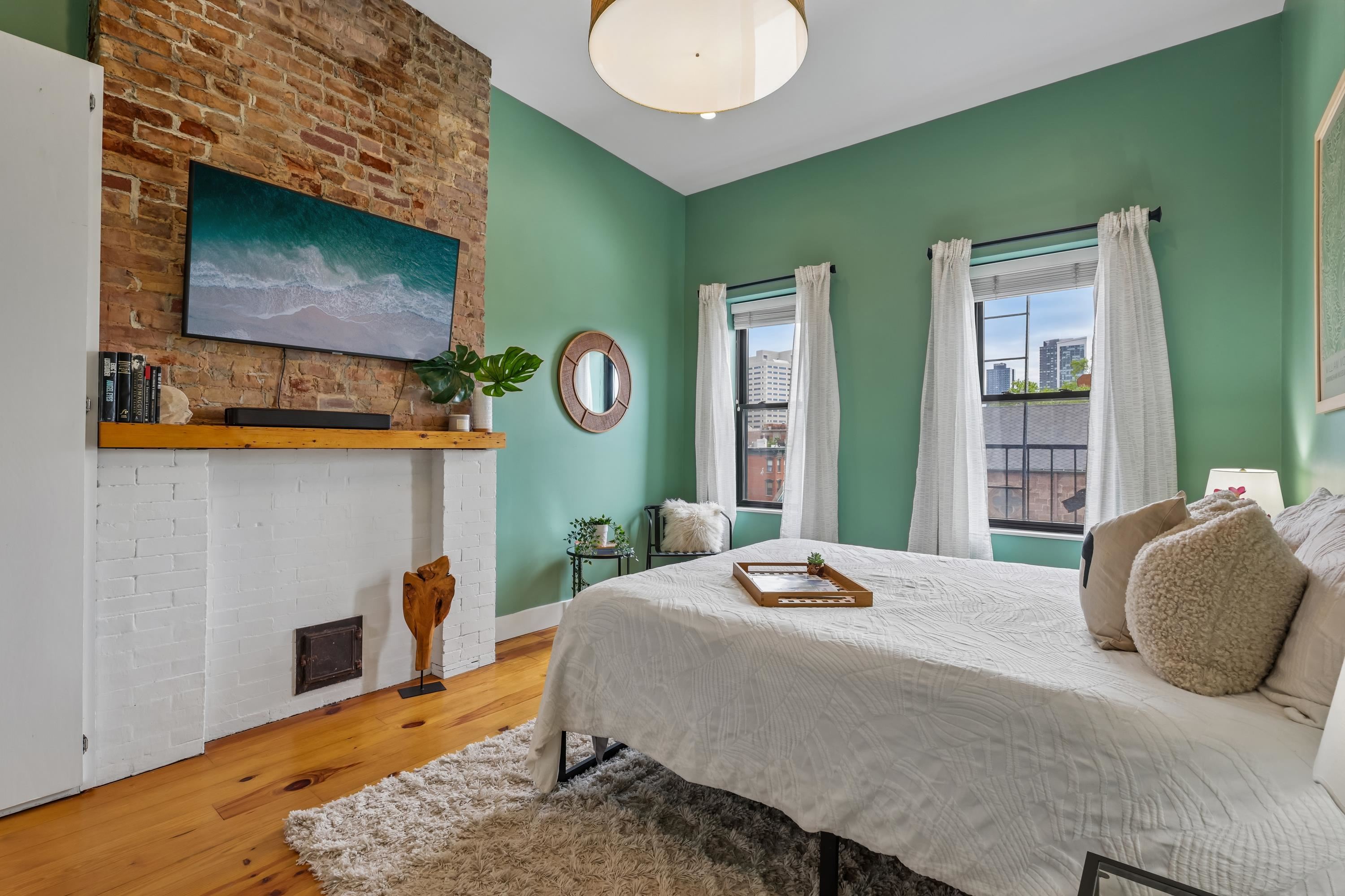 229 3RD ST Unit: 4L