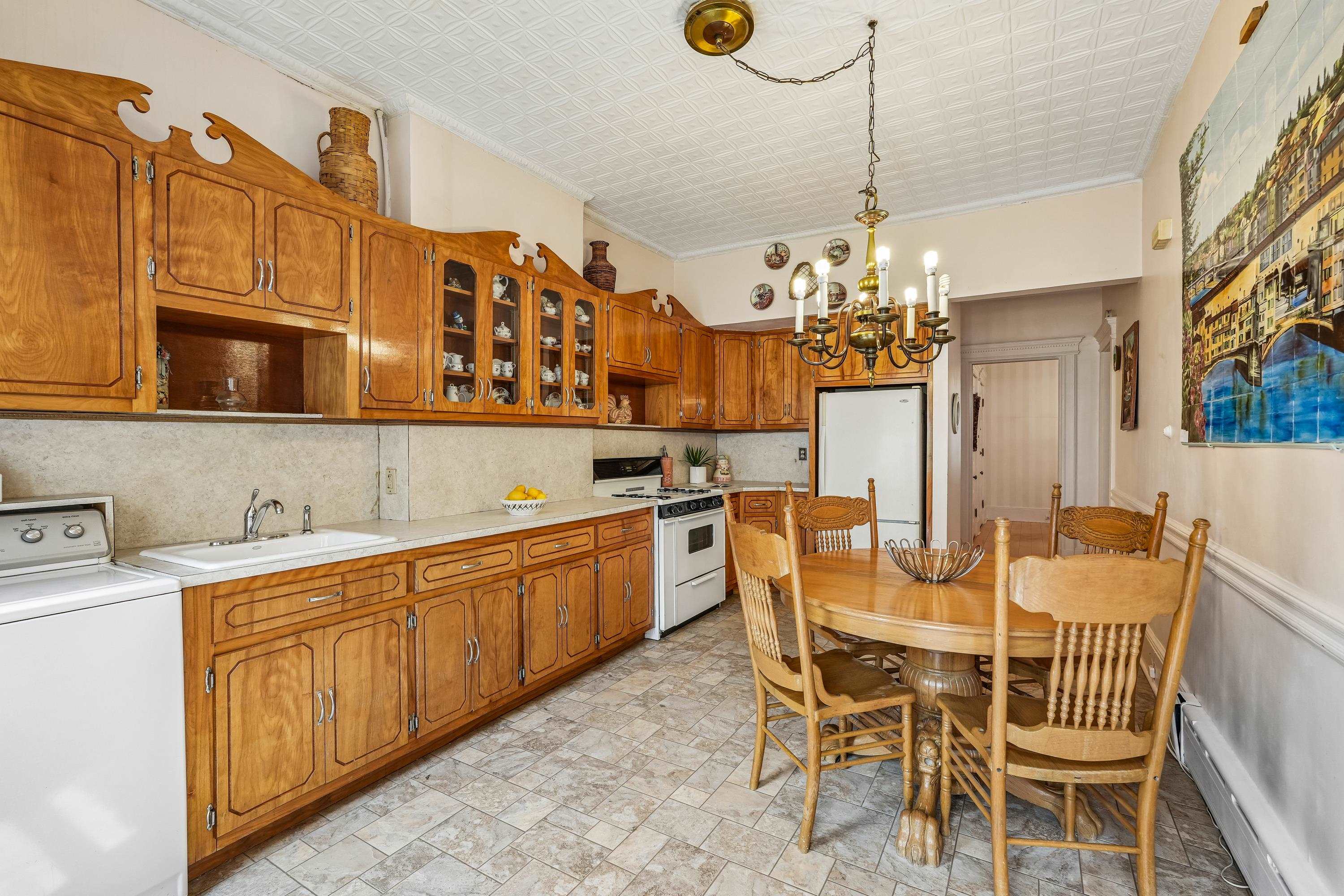 1304 CENTRAL AVE