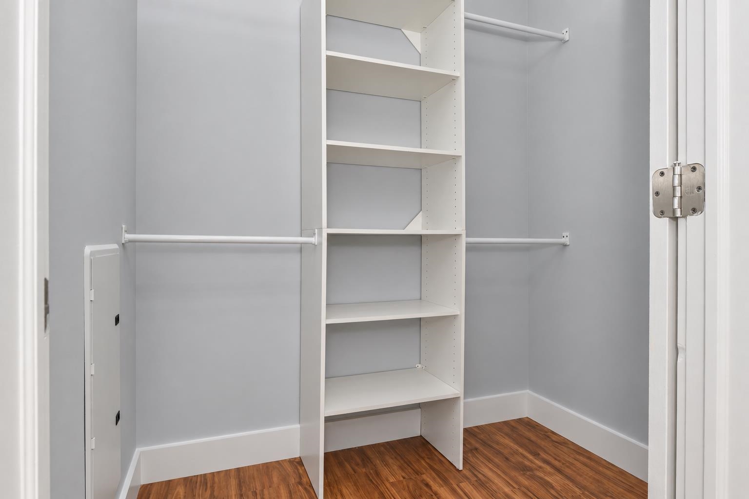 424 WHITON ST Unit: 301
