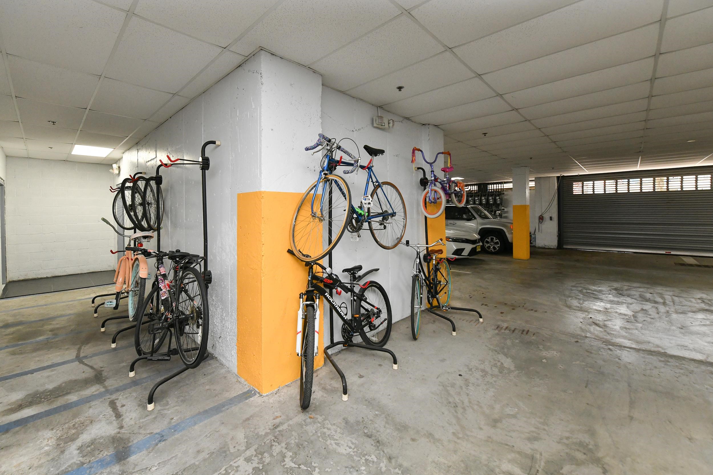 424 WHITON ST Unit: 301