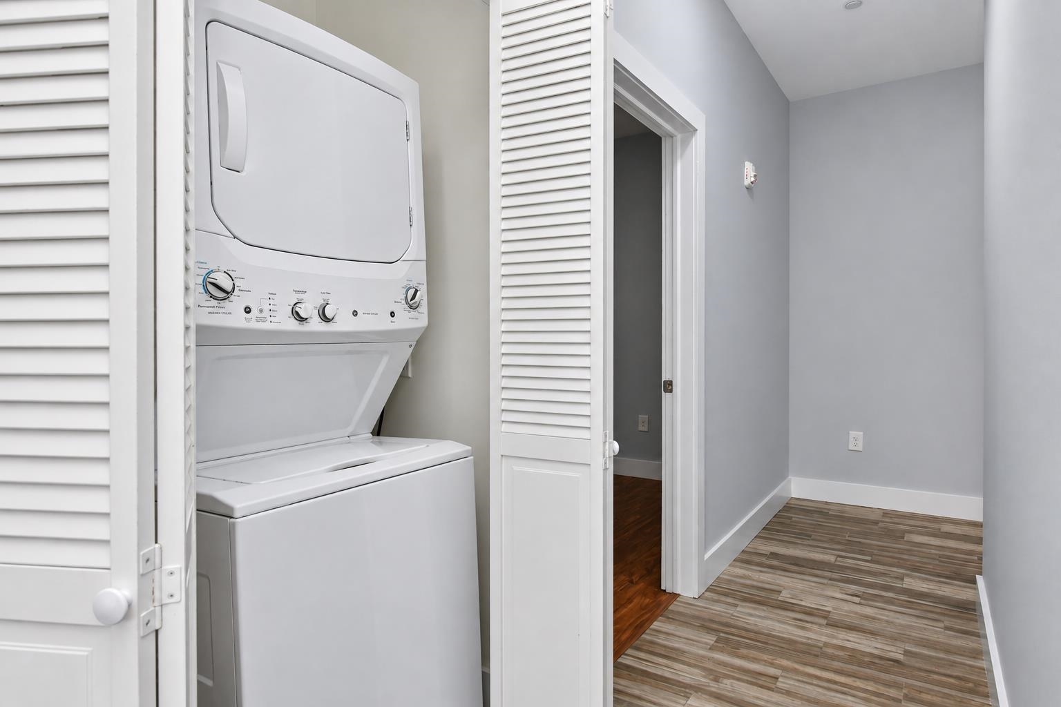 424 WHITON ST Unit: 301