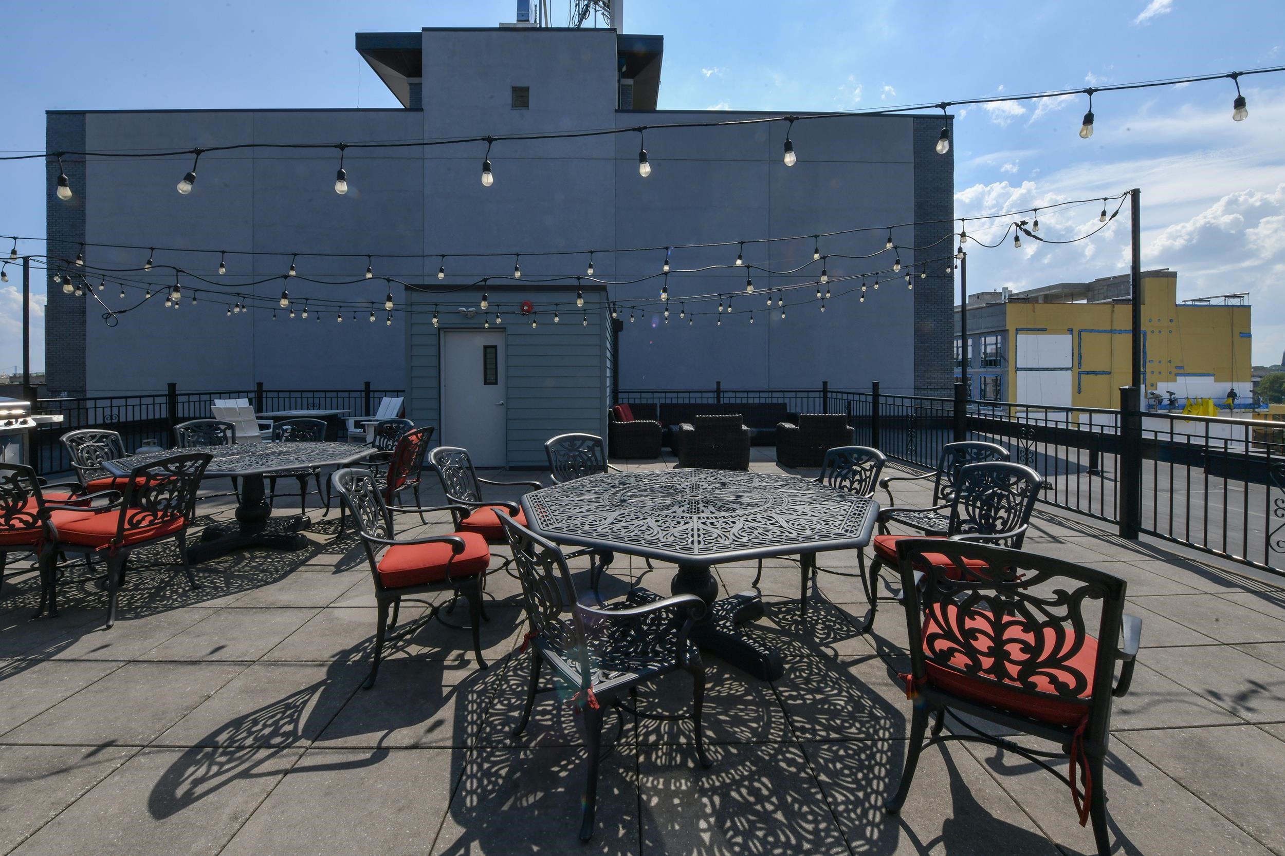 424 WHITON ST Unit: 301