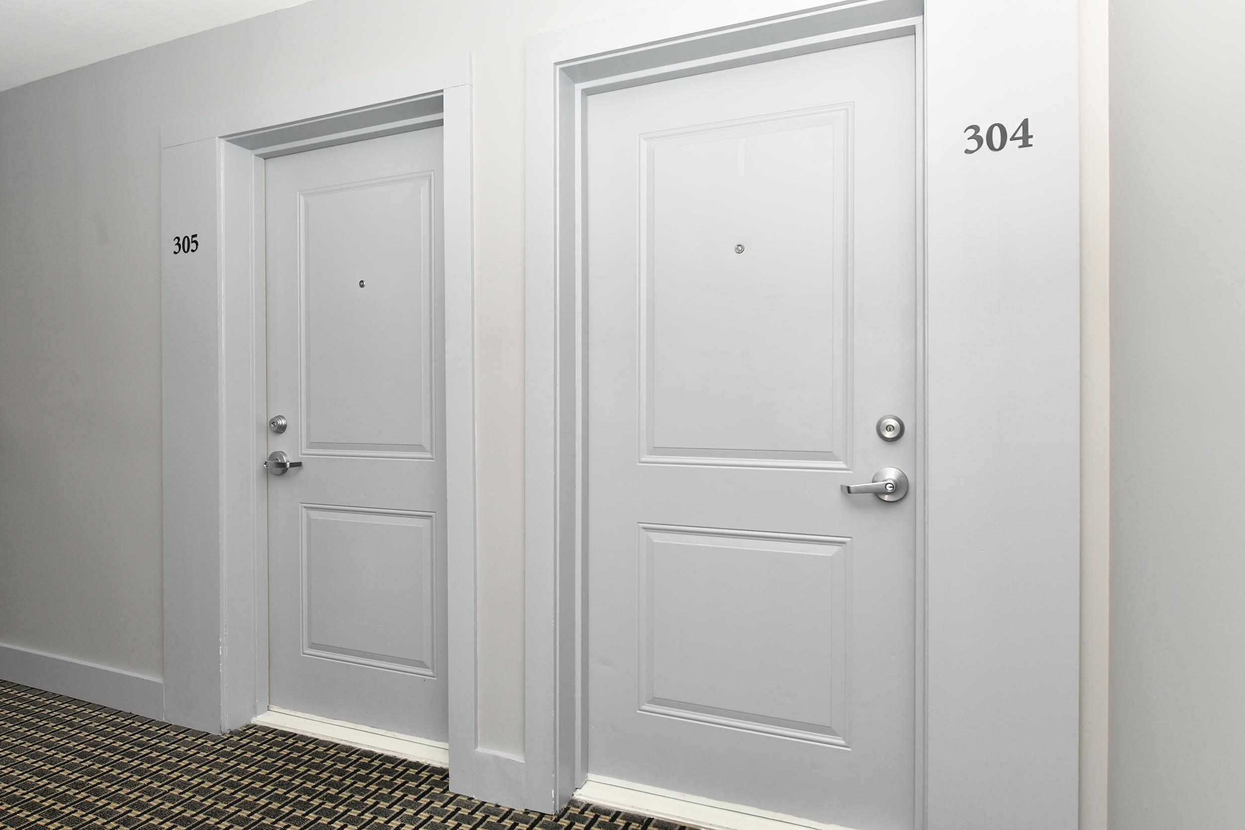 424 WHITON ST Unit: 304