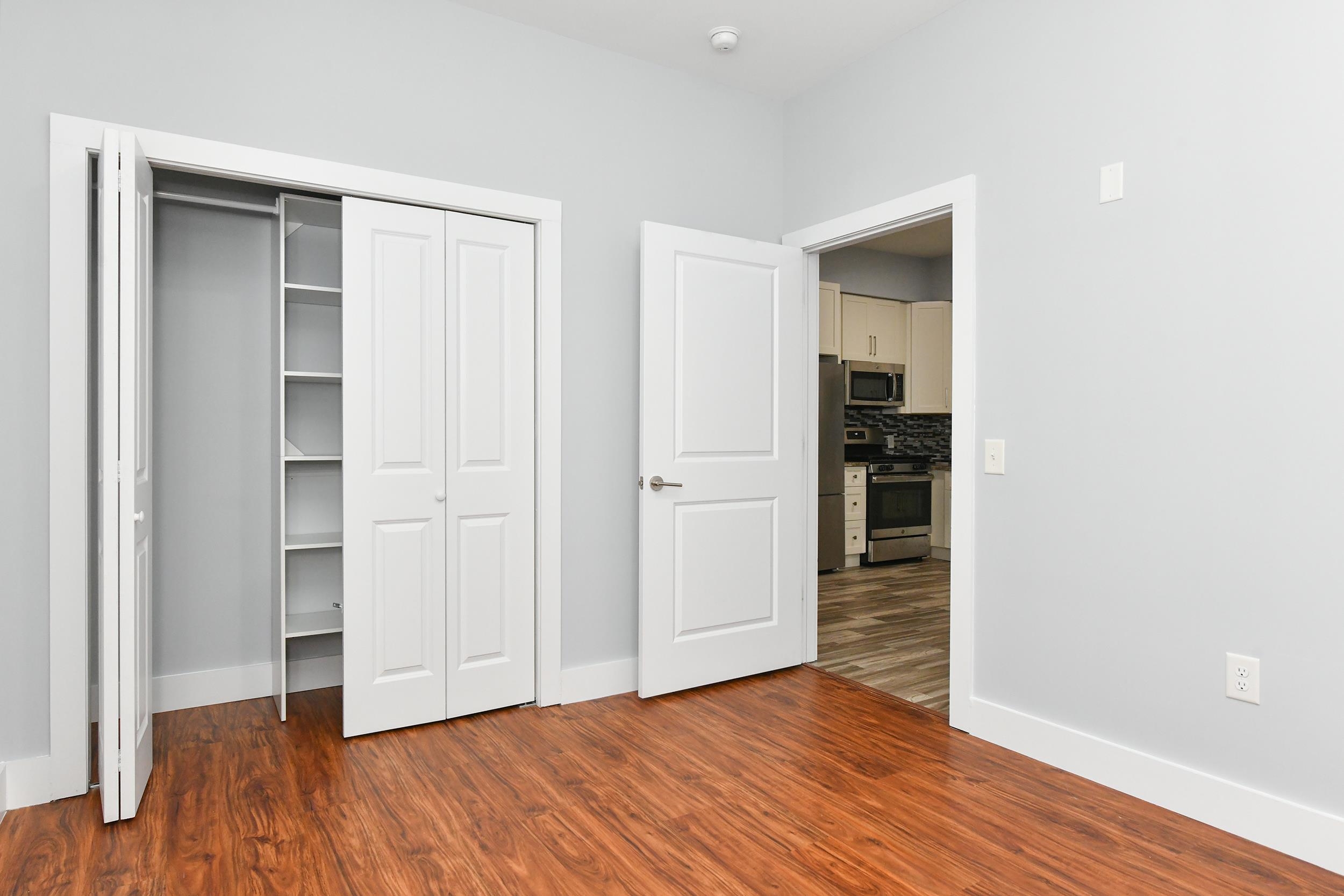 424 WHITON ST Unit: 304
