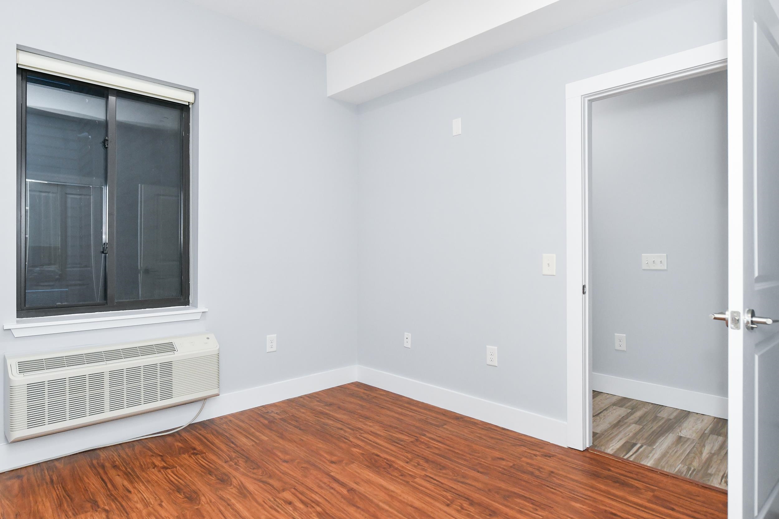 424 WHITON ST Unit: 304