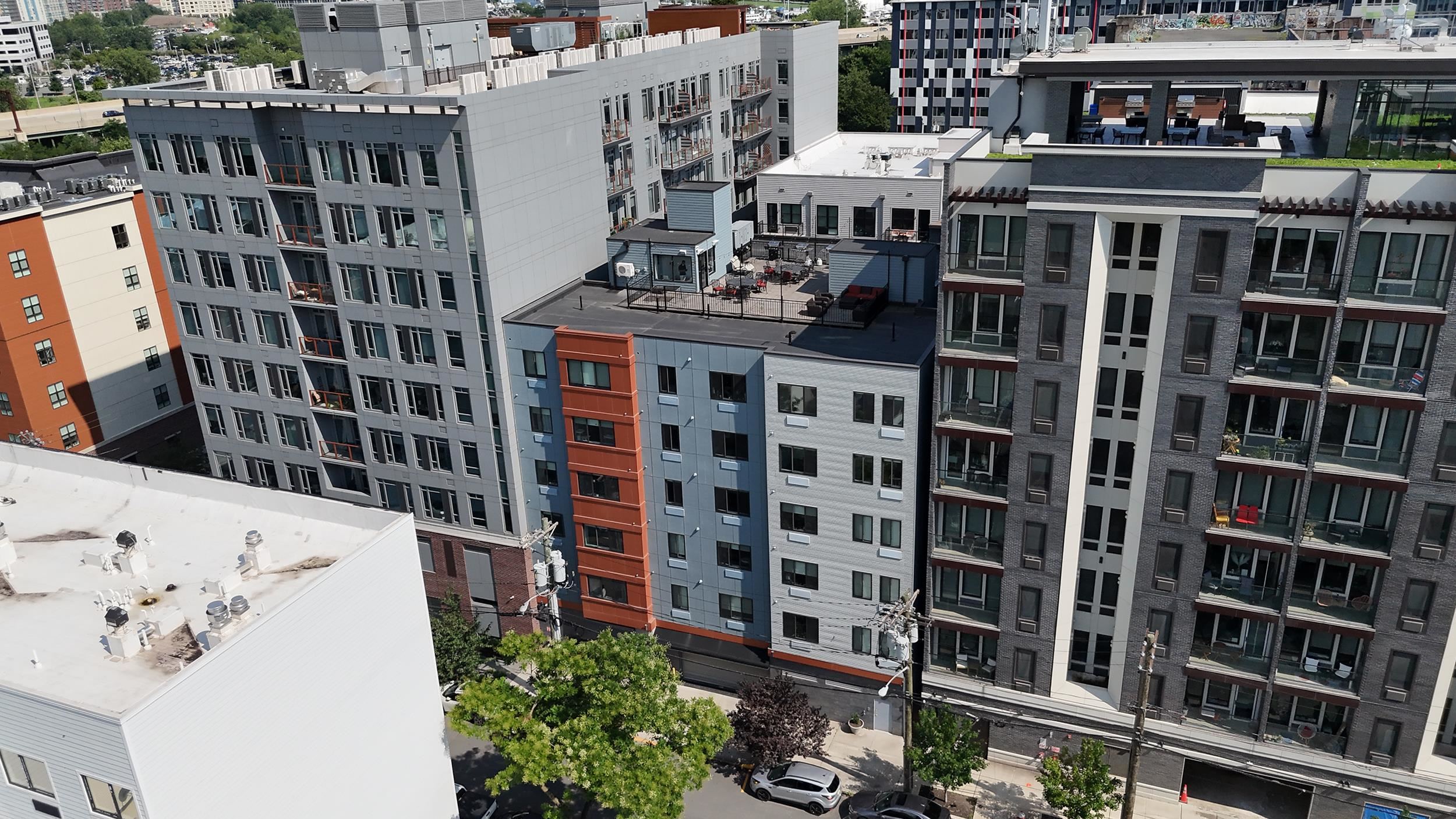 424 WHITON ST Unit: 304