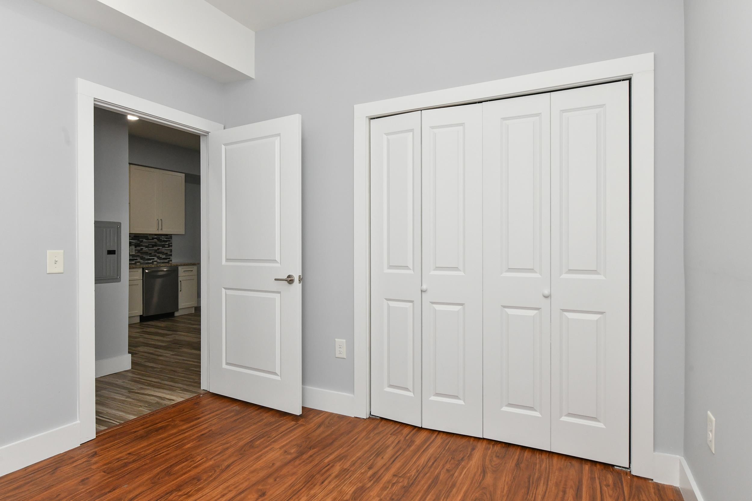 424 WHITON ST Unit: 304