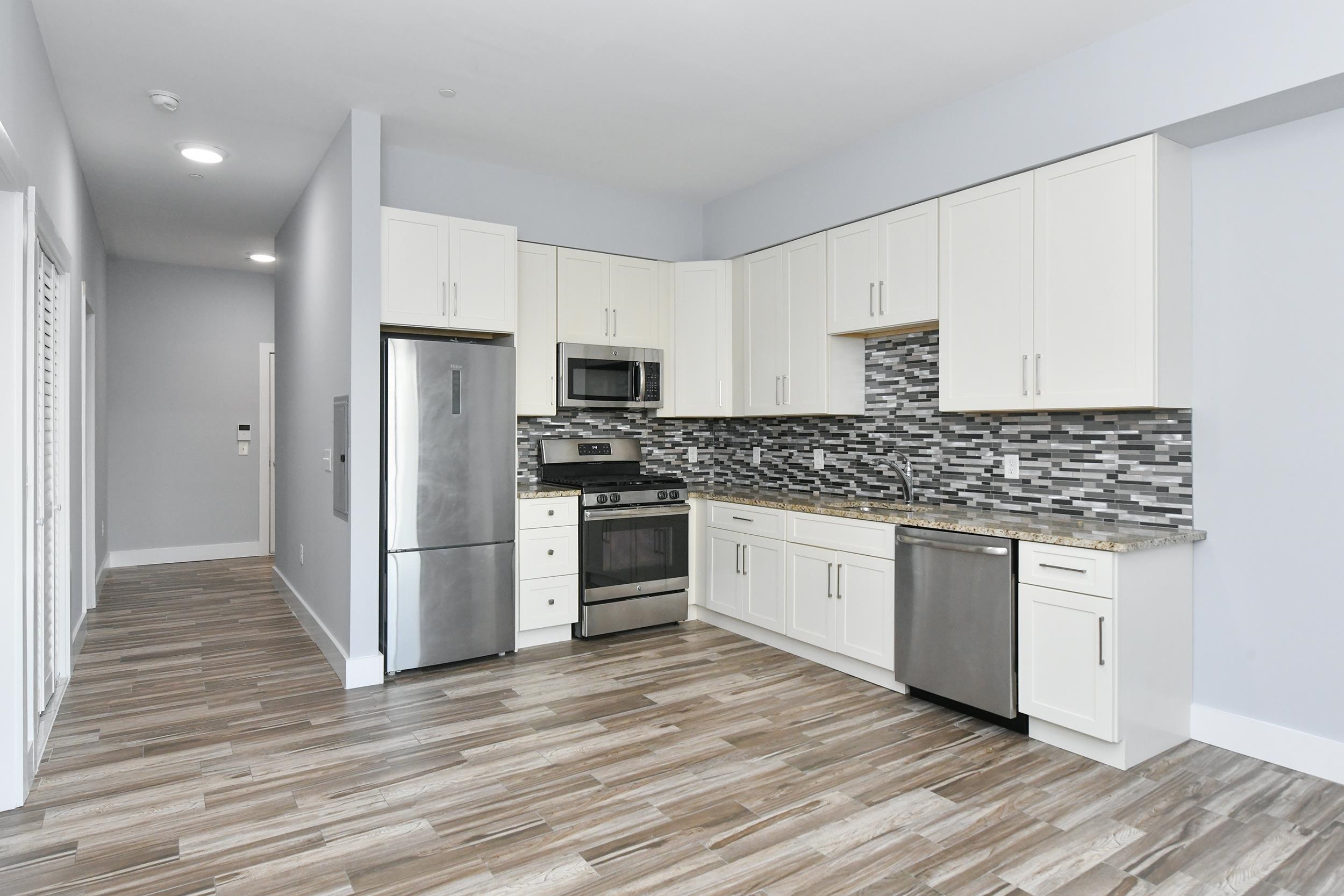 424 WHITON ST Unit: 502