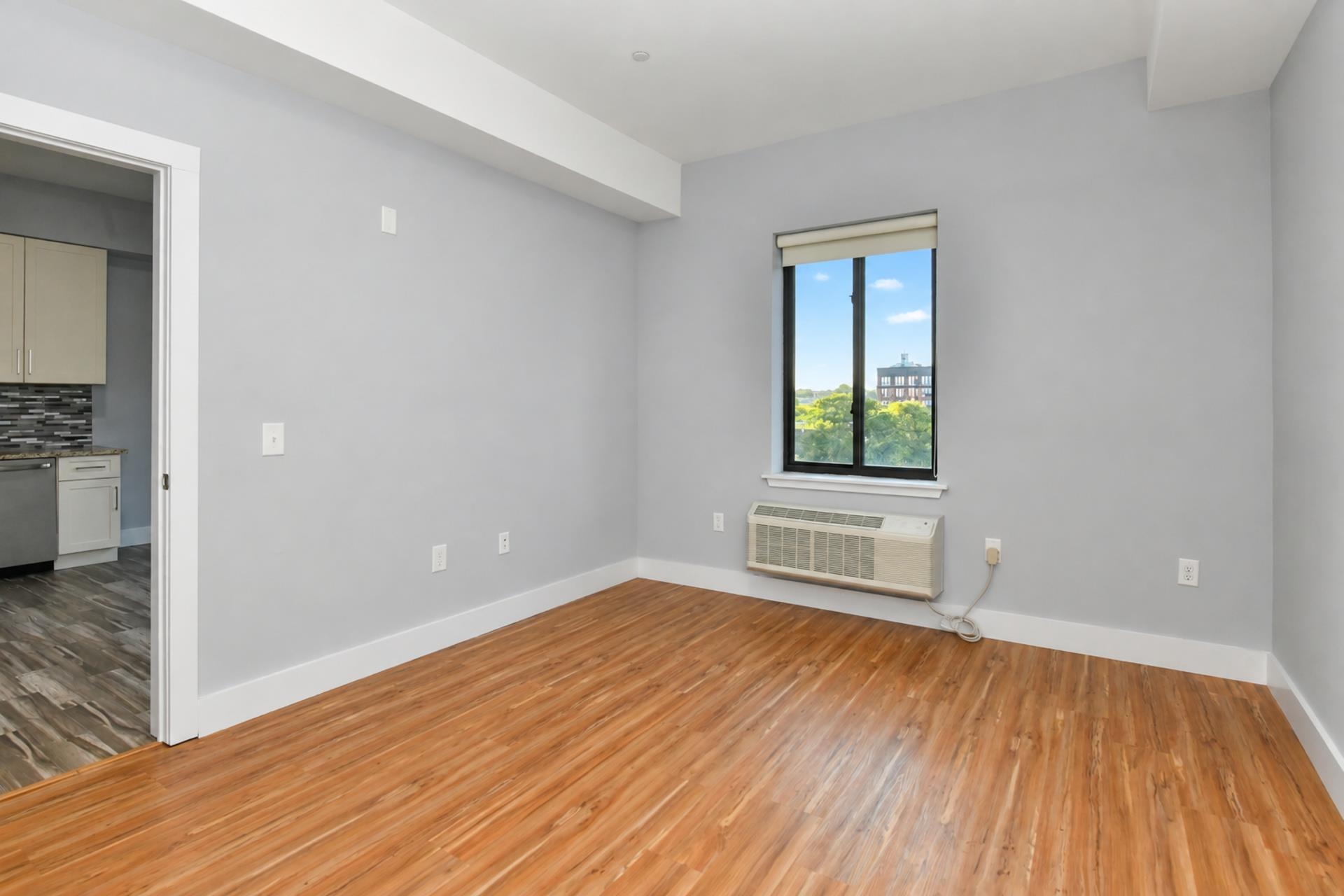 424 WHITON ST Unit: 502