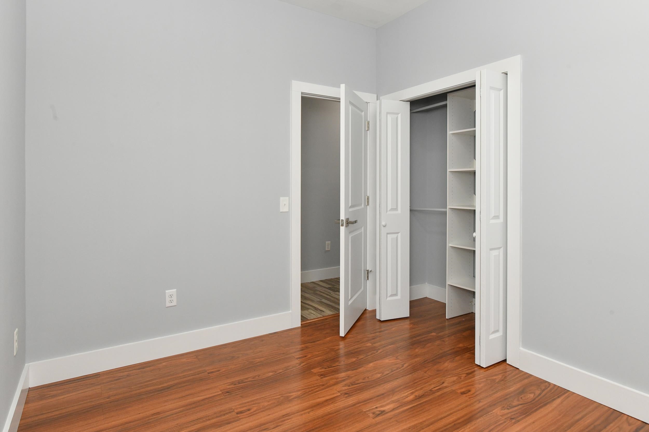 424 WHITON ST Unit: 502