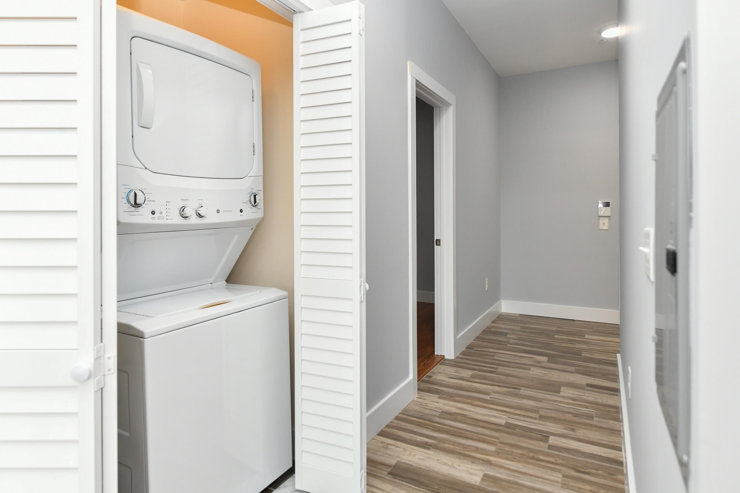 424 WHITON ST Unit: 502