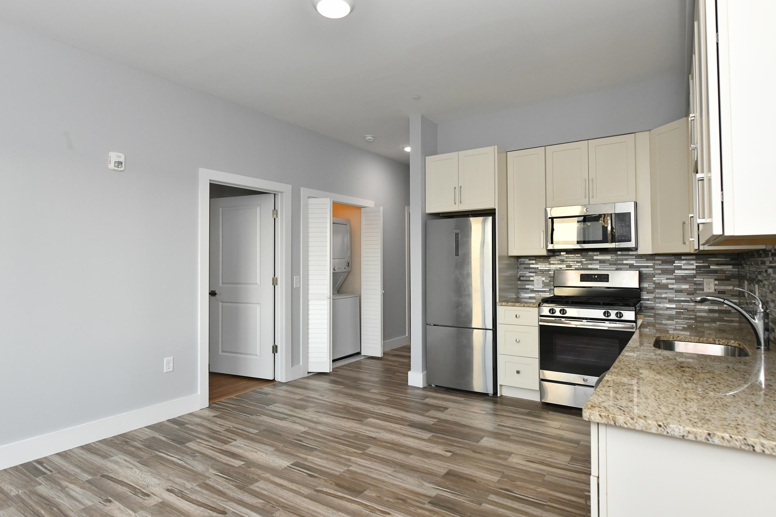 424 WHITON ST Unit: 502