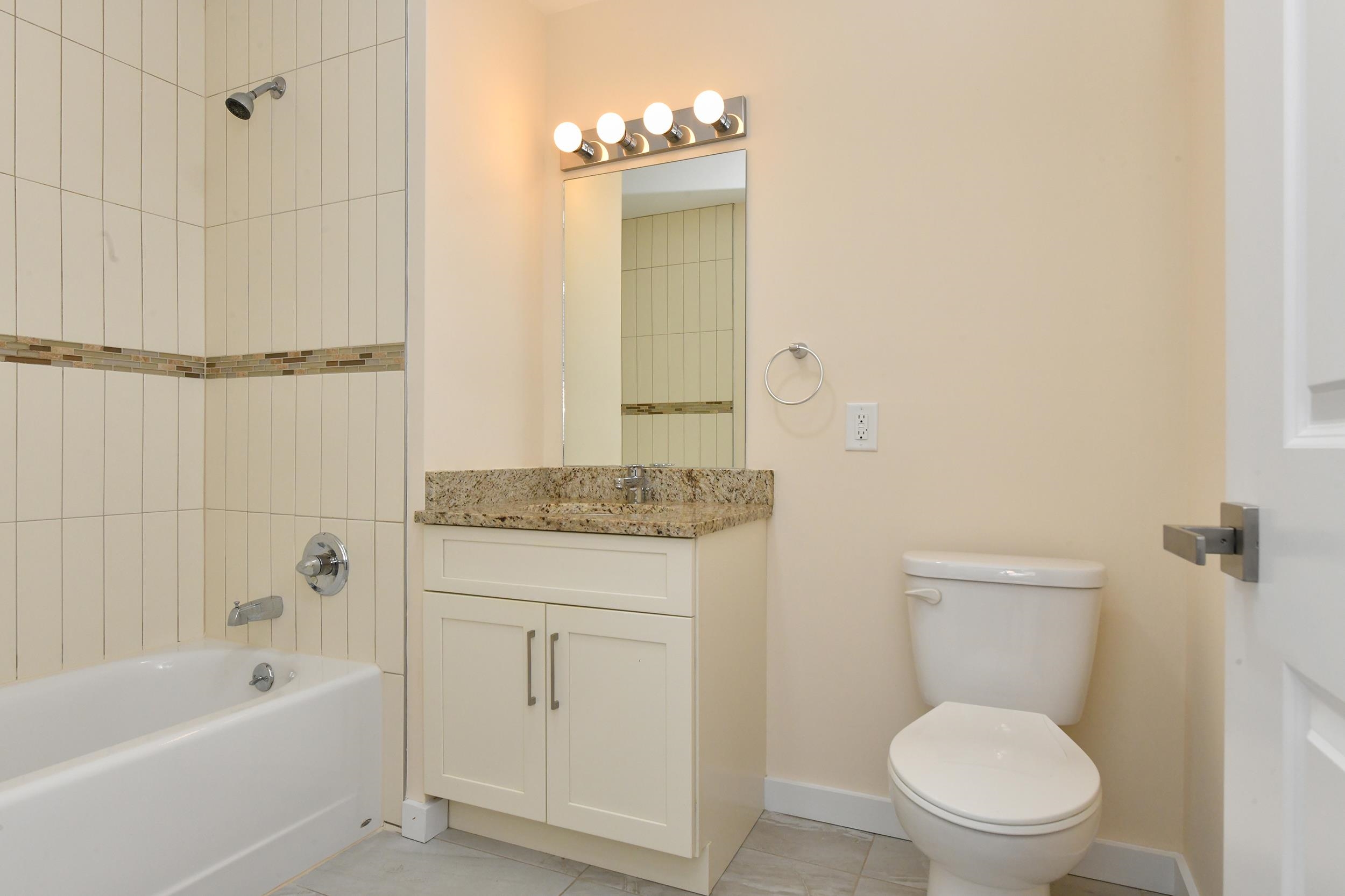 424 WHITON ST Unit: 502