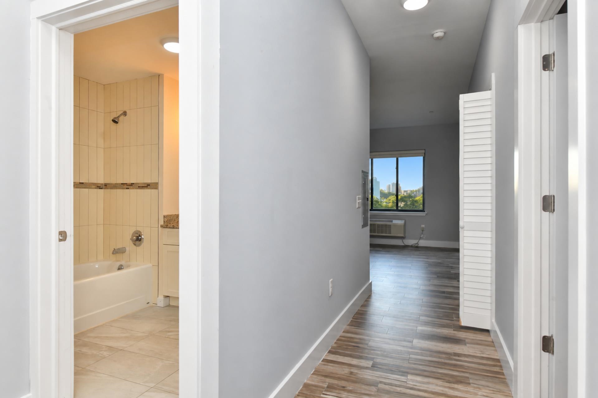 424 WHITON ST Unit: 502