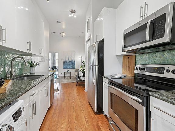 420 MONROE ST Unit: 4L