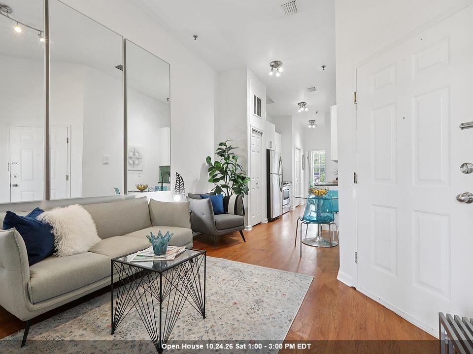 420 MONROE ST Unit: 4L