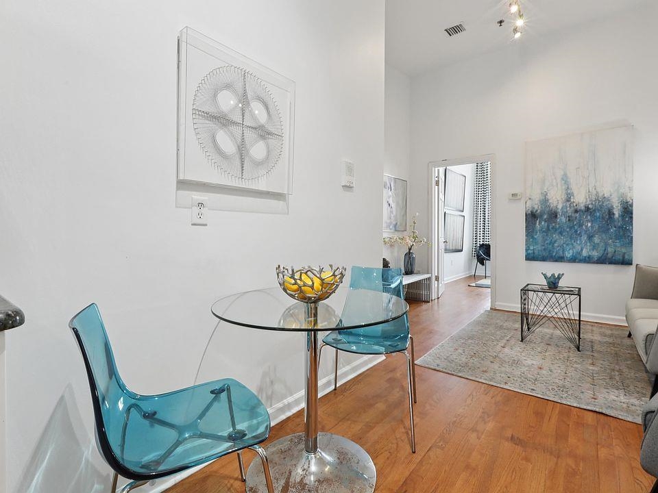 420 MONROE ST Unit: 4L