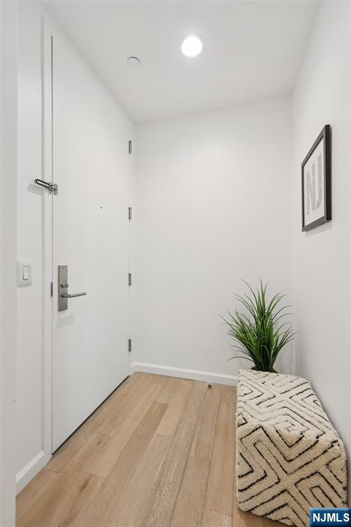 160 1st Street 1013