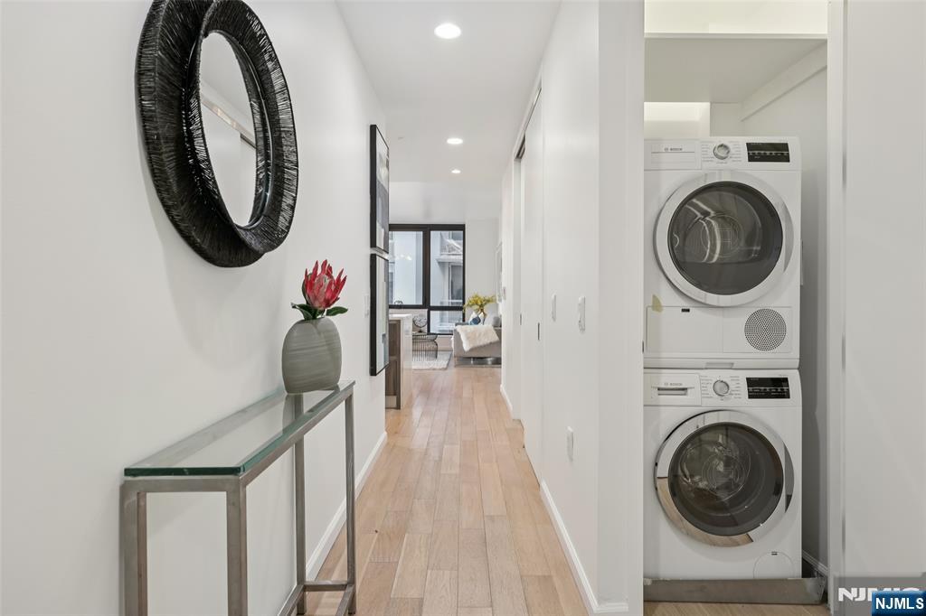 160 1st Street 1013
