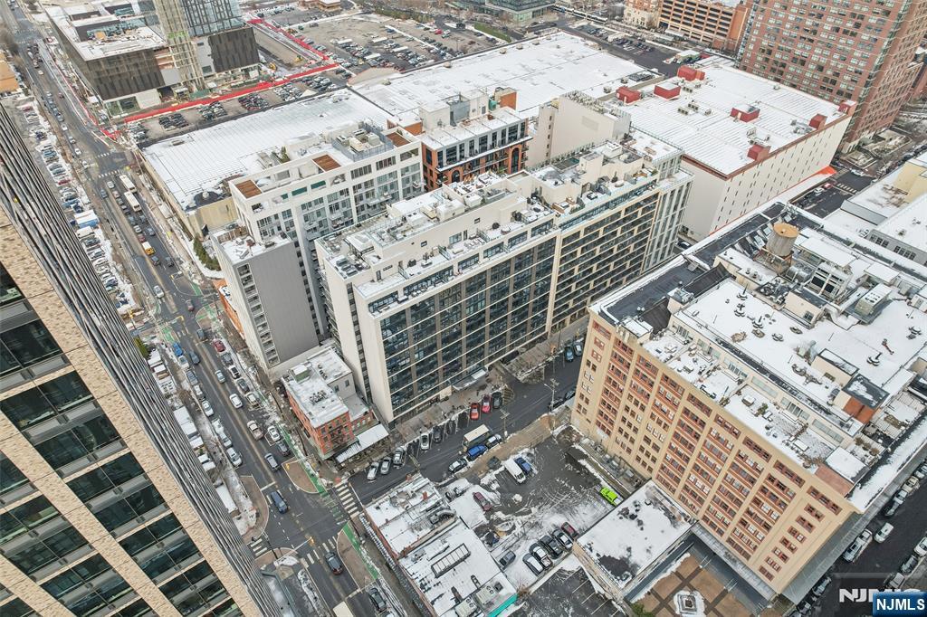 160 1st Street 1013