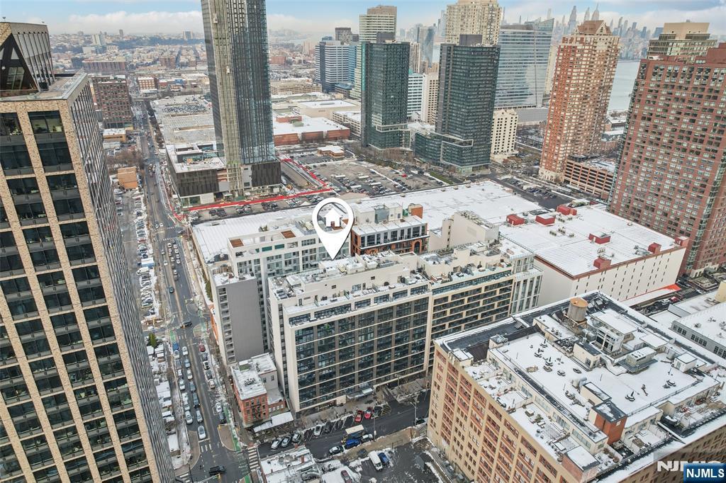 160 1st Street 1013